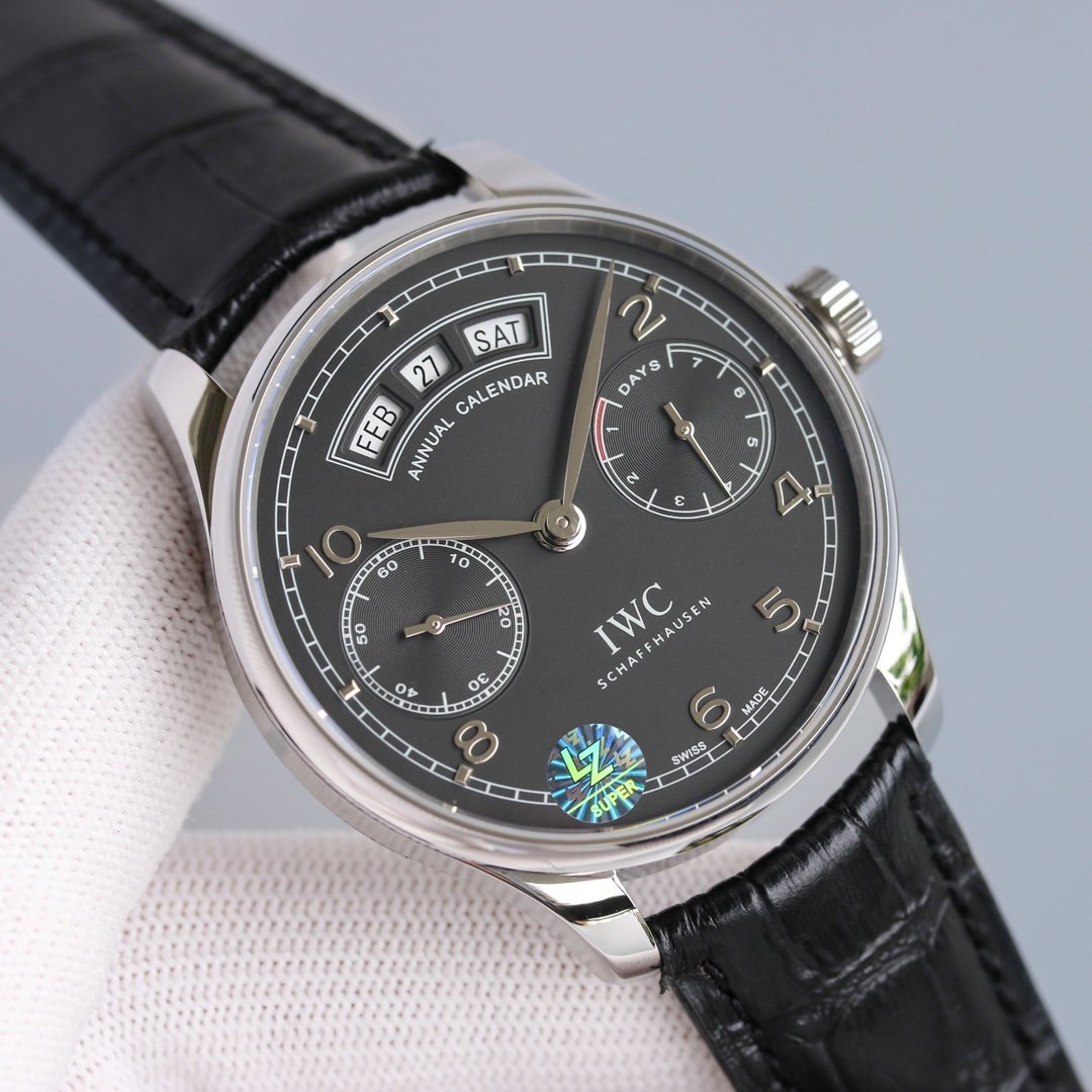 PORTUGUESE ANNUAL CALENDAR STEEL CASE LEATHER STRAP