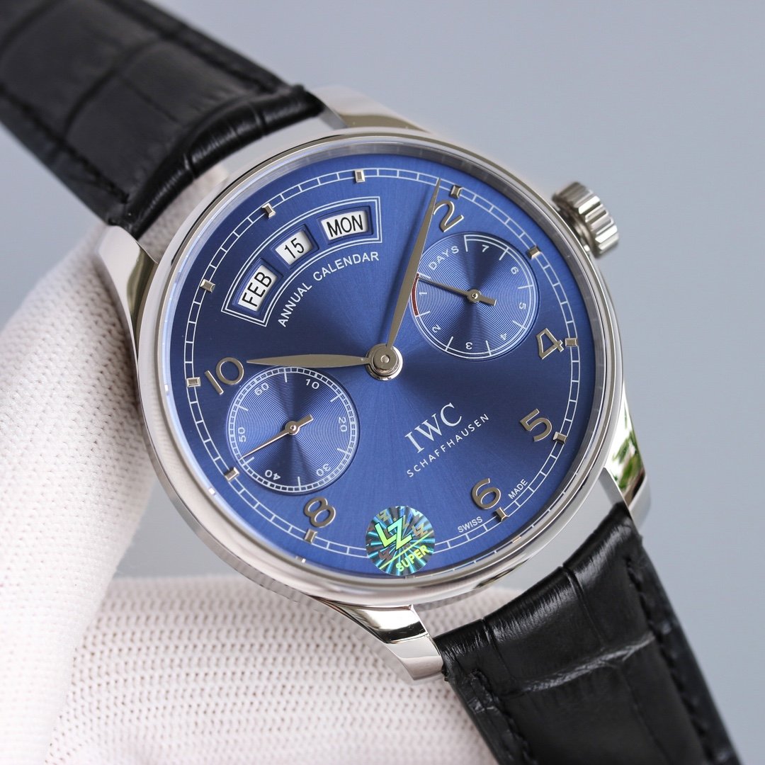 PORTUGUESE ANNUAL CALENDAR STEEL CASE LEATHER STRAP