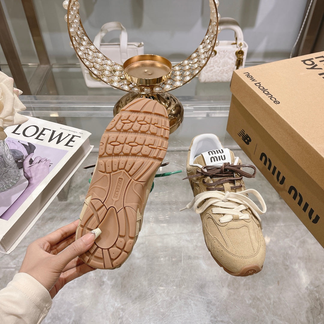 miu sneaker balance 530 light beige suede