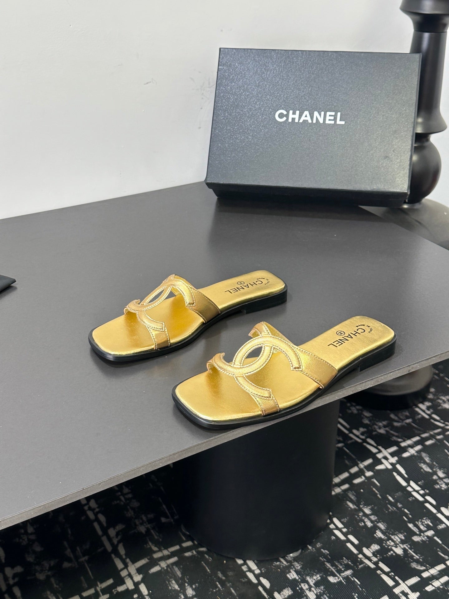 Chanel 2026 Flat Sandal Gold Cowhide – SoleaMood