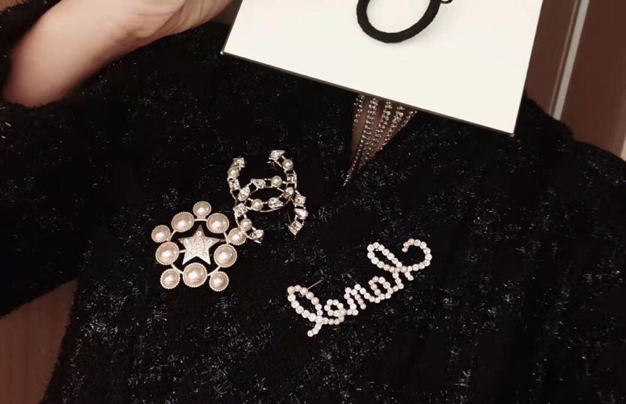 CC Brooch 156915