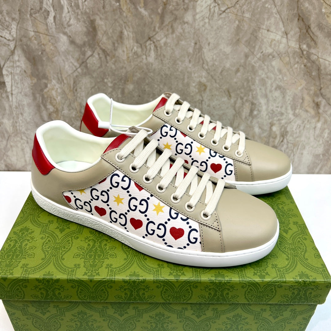 GG Men's Supreme Sneaker Light Cream Canvas Cowhide 525929