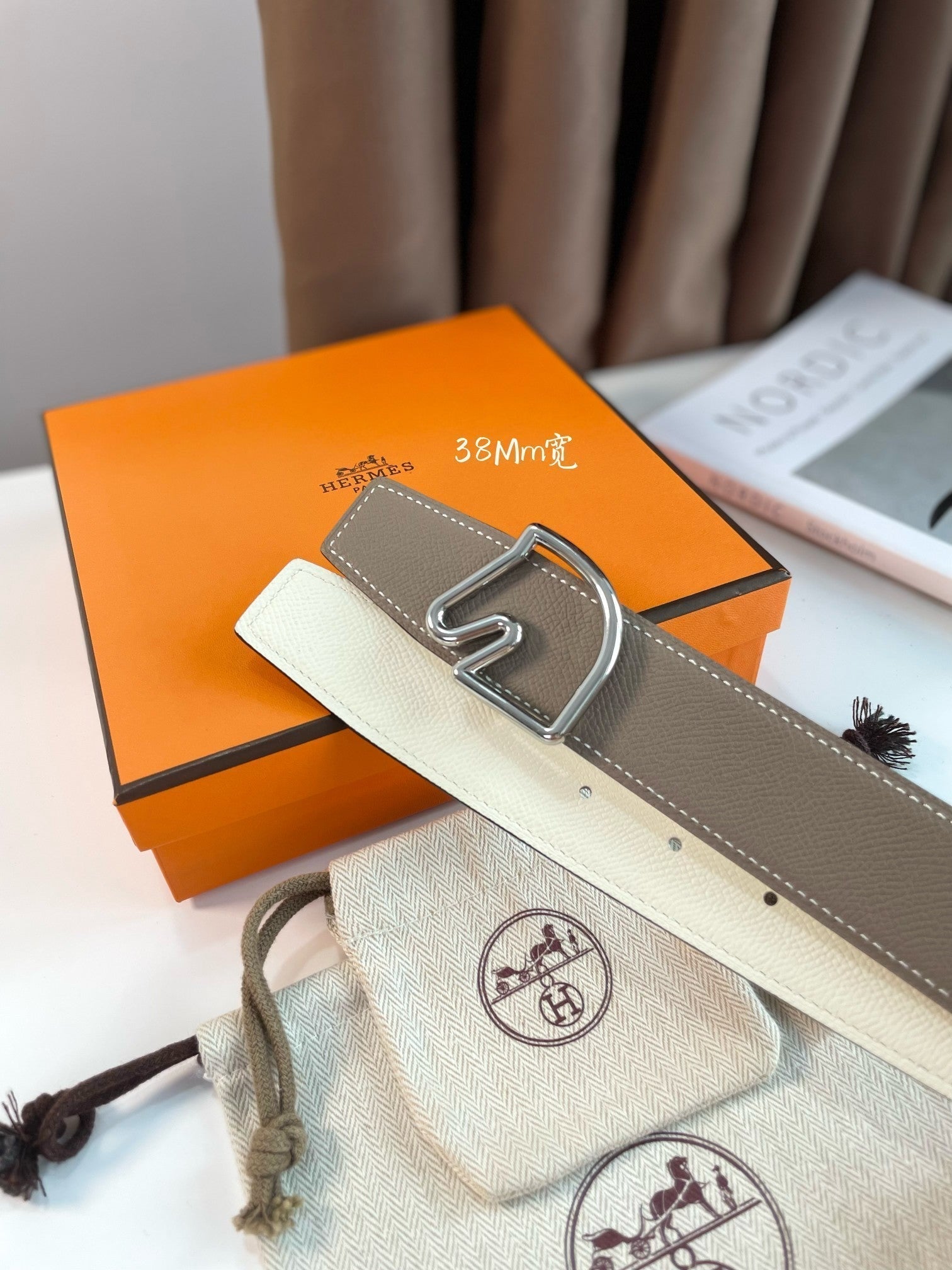 BOUCLE BELT BUCKLE & REVERSIBLE KHAKI BROWN AND WHITE LEATHER STRAP 38MM SILVER HARDWARE