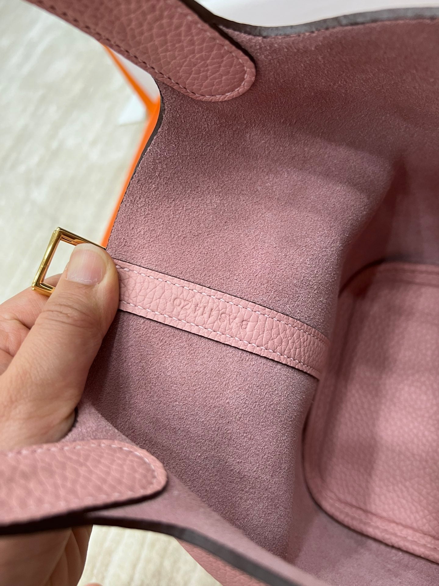 HM PICOTIN LOCK 18 BABY PINK TOGO LEATHER