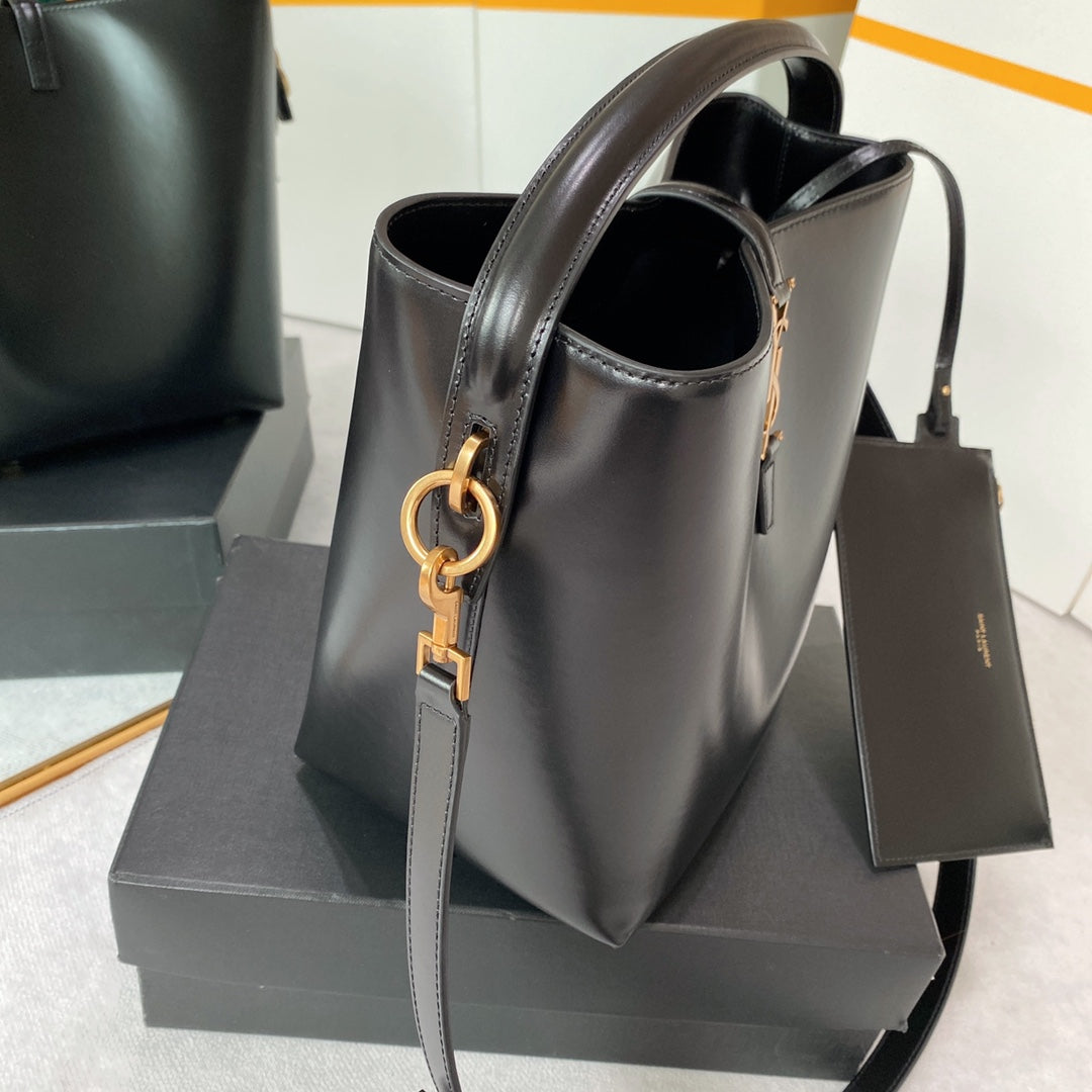 le 37 20cm black shiny calfskin