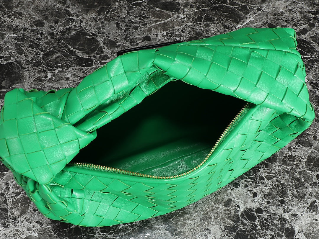 bv teen jodie 36cm green lambskin