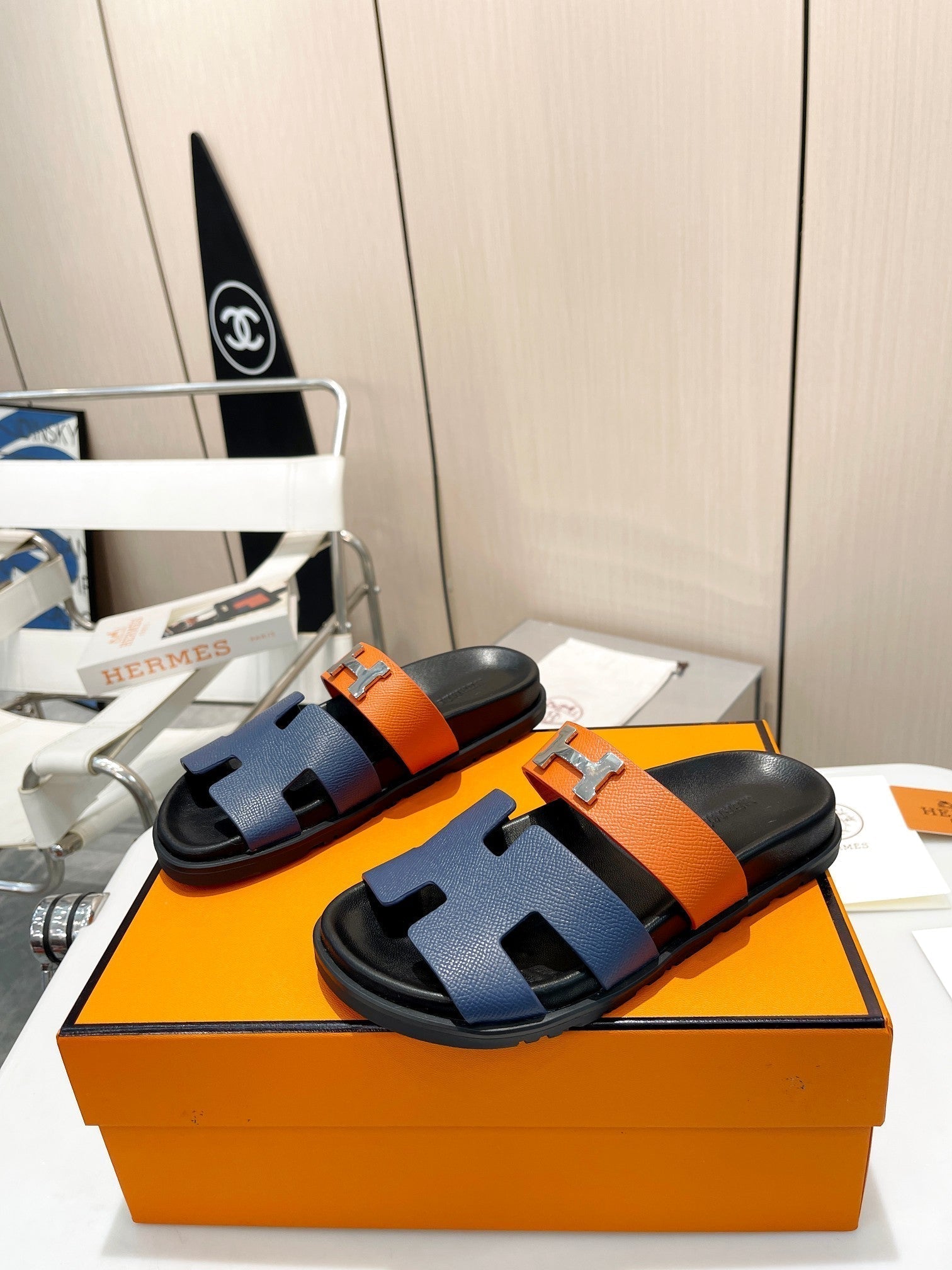 HM CHYPRE SANDAL INDIGO AND TIGER WITH H-BUCKLE CALFSKIN