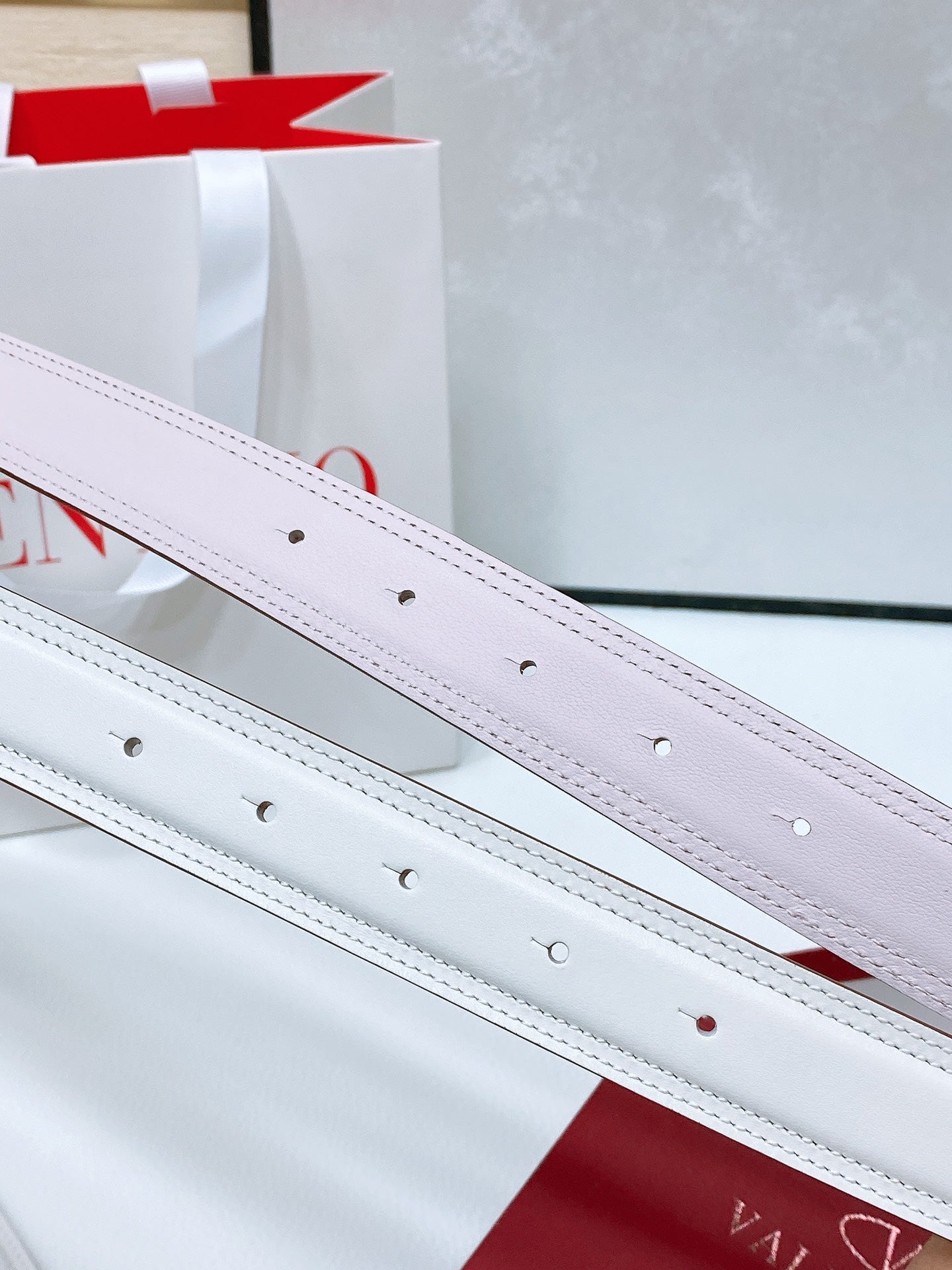 The Bold Edition Belt 30mm White Calfskin Gold Buckle