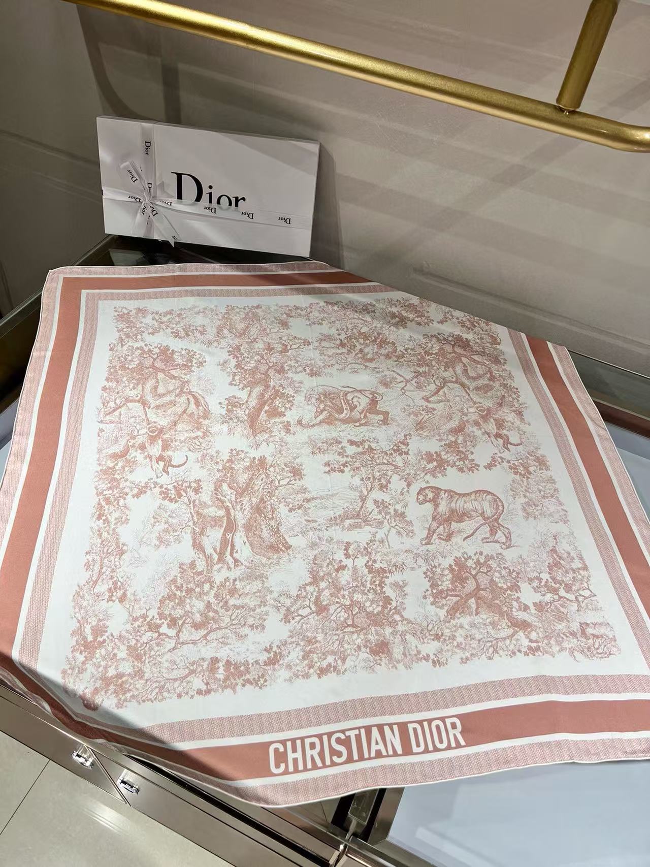 Toile de Jouy Sauvage 90 Square Scarf