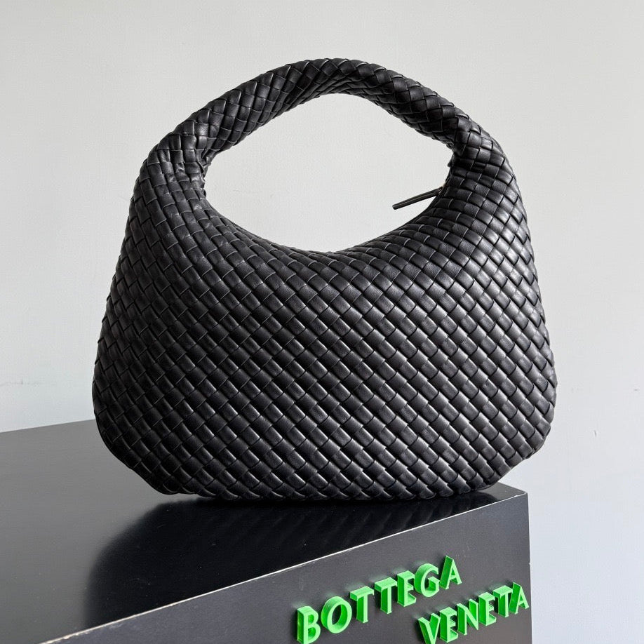 BV 2026 Veneta Medium Bag 44cm Black Lambskin