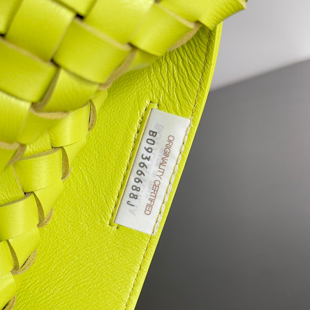 BV 2026 Cabat Tote Bag 51cm Acid Kiwi Intreccio Leather