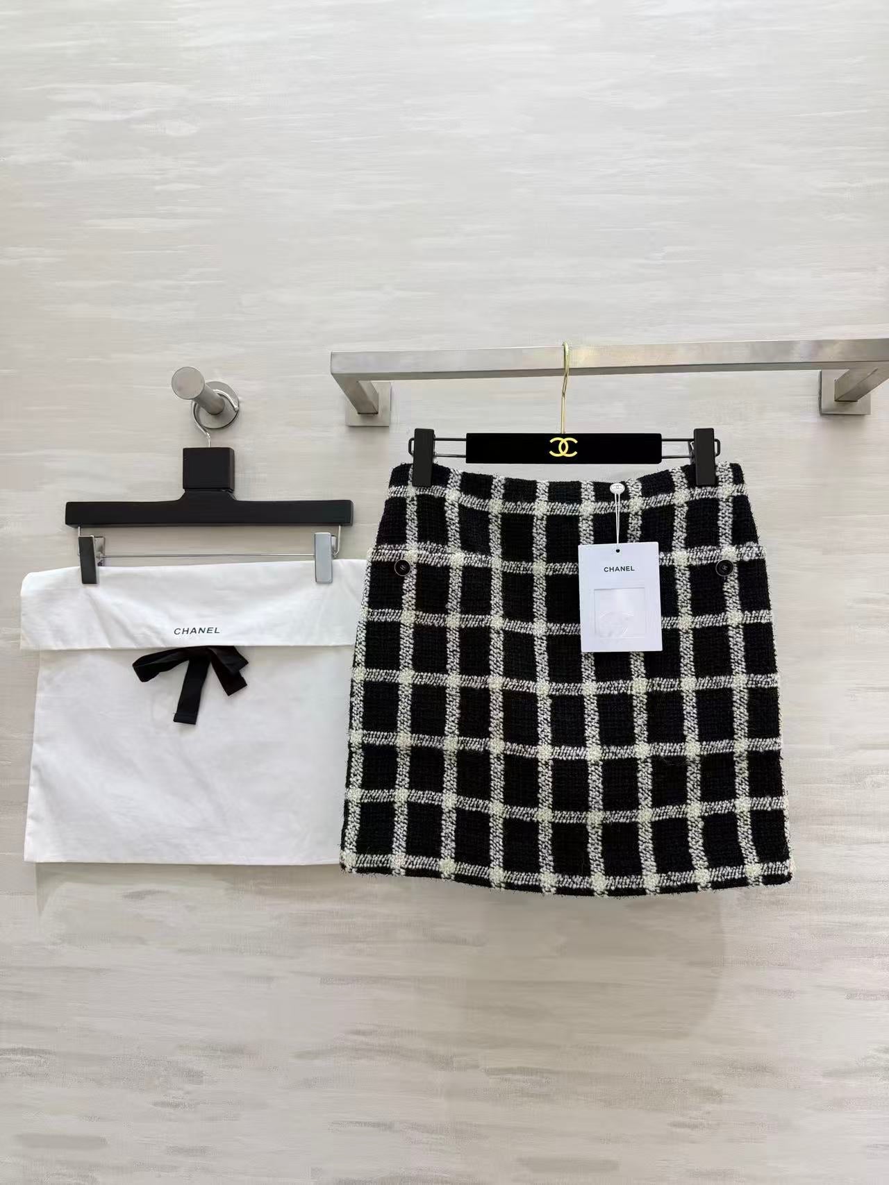 Chanel 2026 Set Black White Tweed Fabric 322315