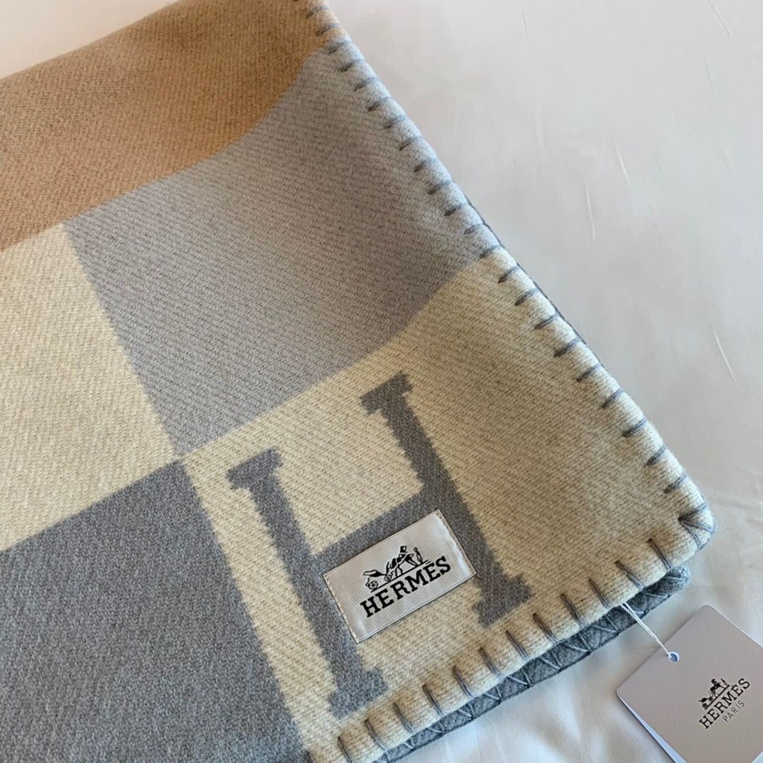 HM Drapeau Blanket Acier and Perle Wool Cashmere