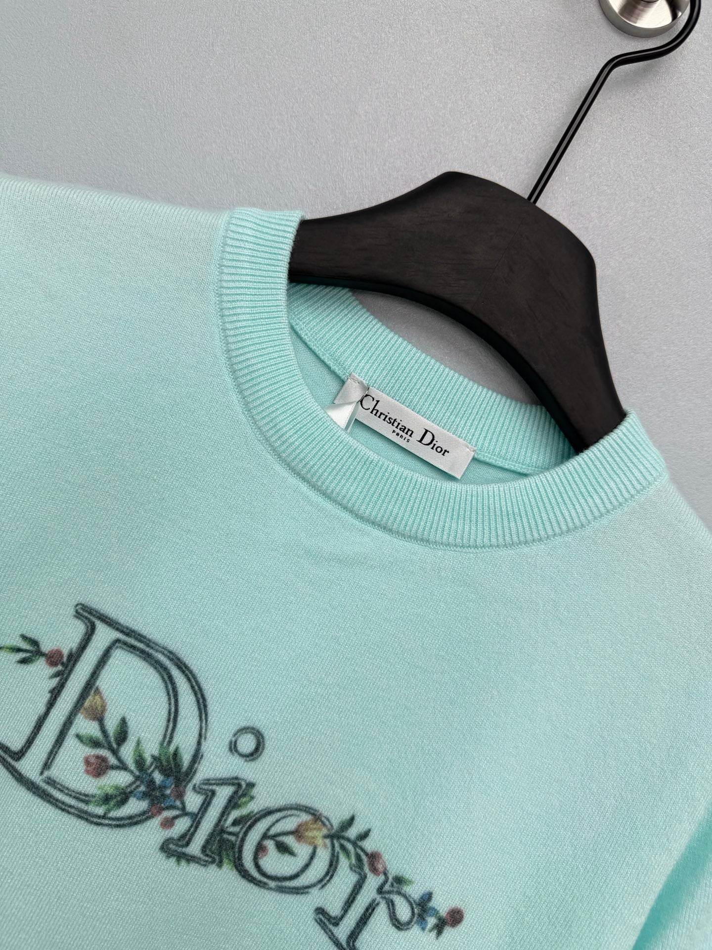 Dior 2026 Floral Embroidery Short-Sleeved Knit Top Cream and Blue Wool