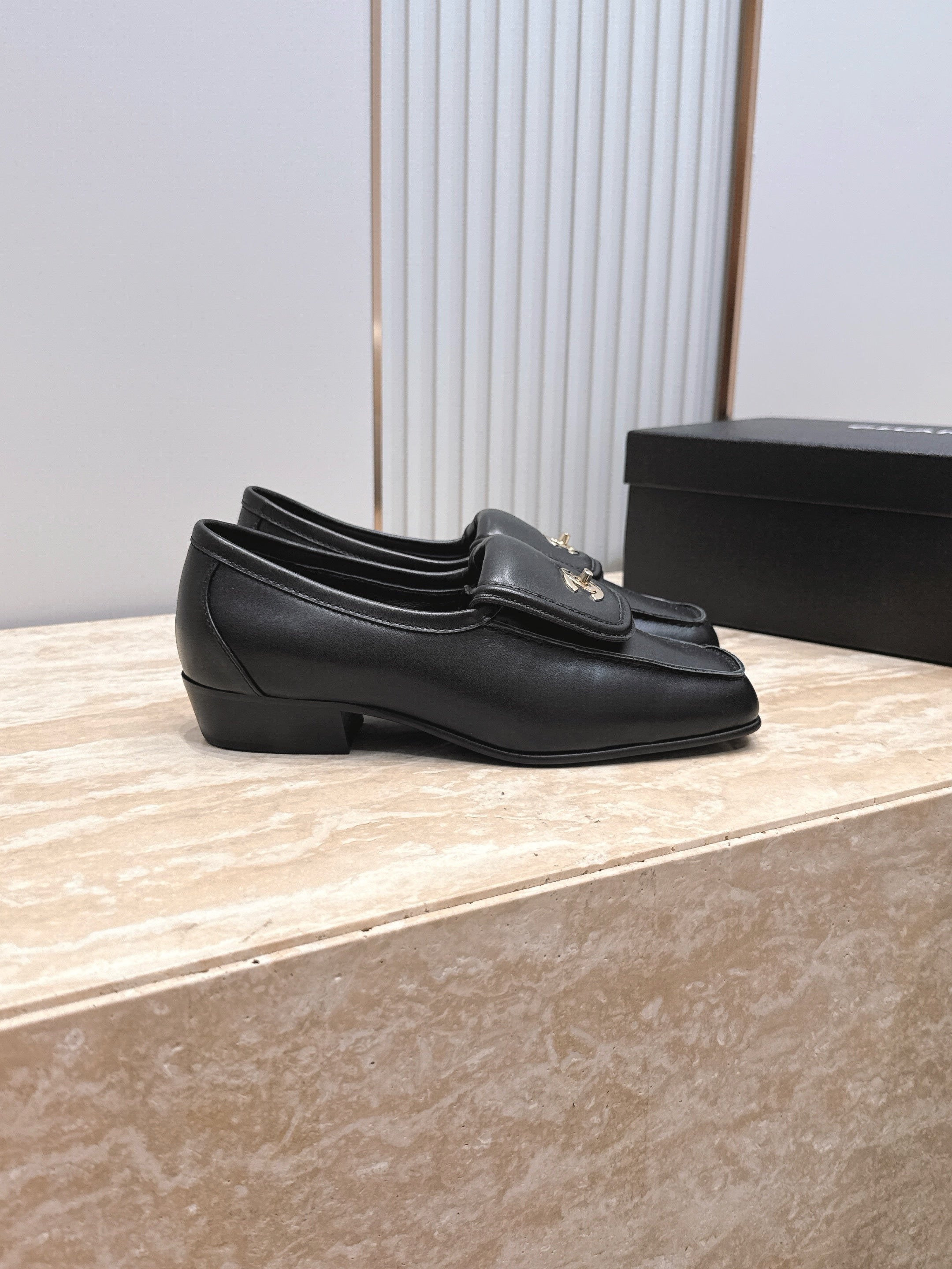 Channel 2026 Loafer 35mm Suede Calfskin 899062