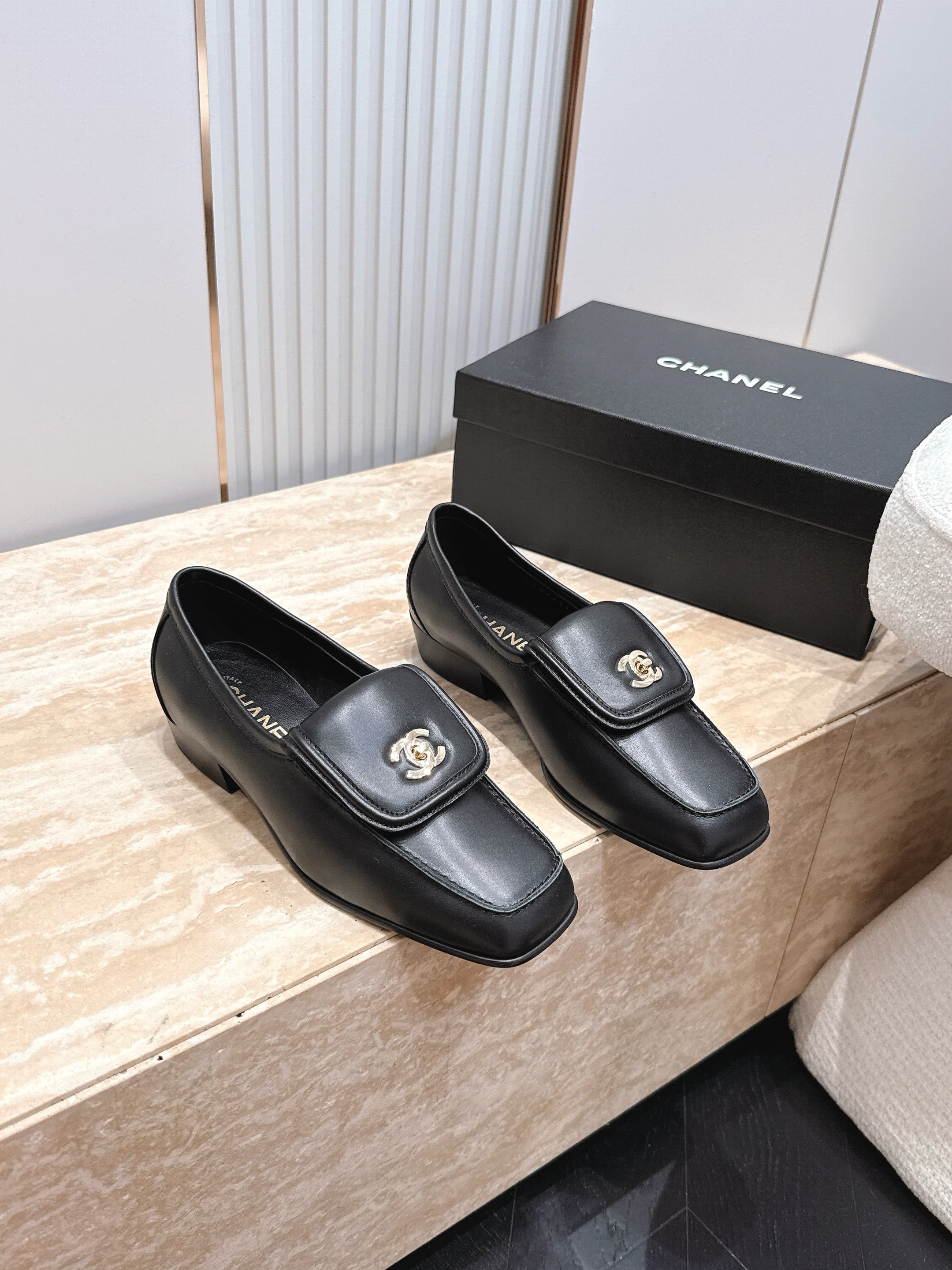 Channel 2026 Loafer 35mm Suede Calfskin 899062