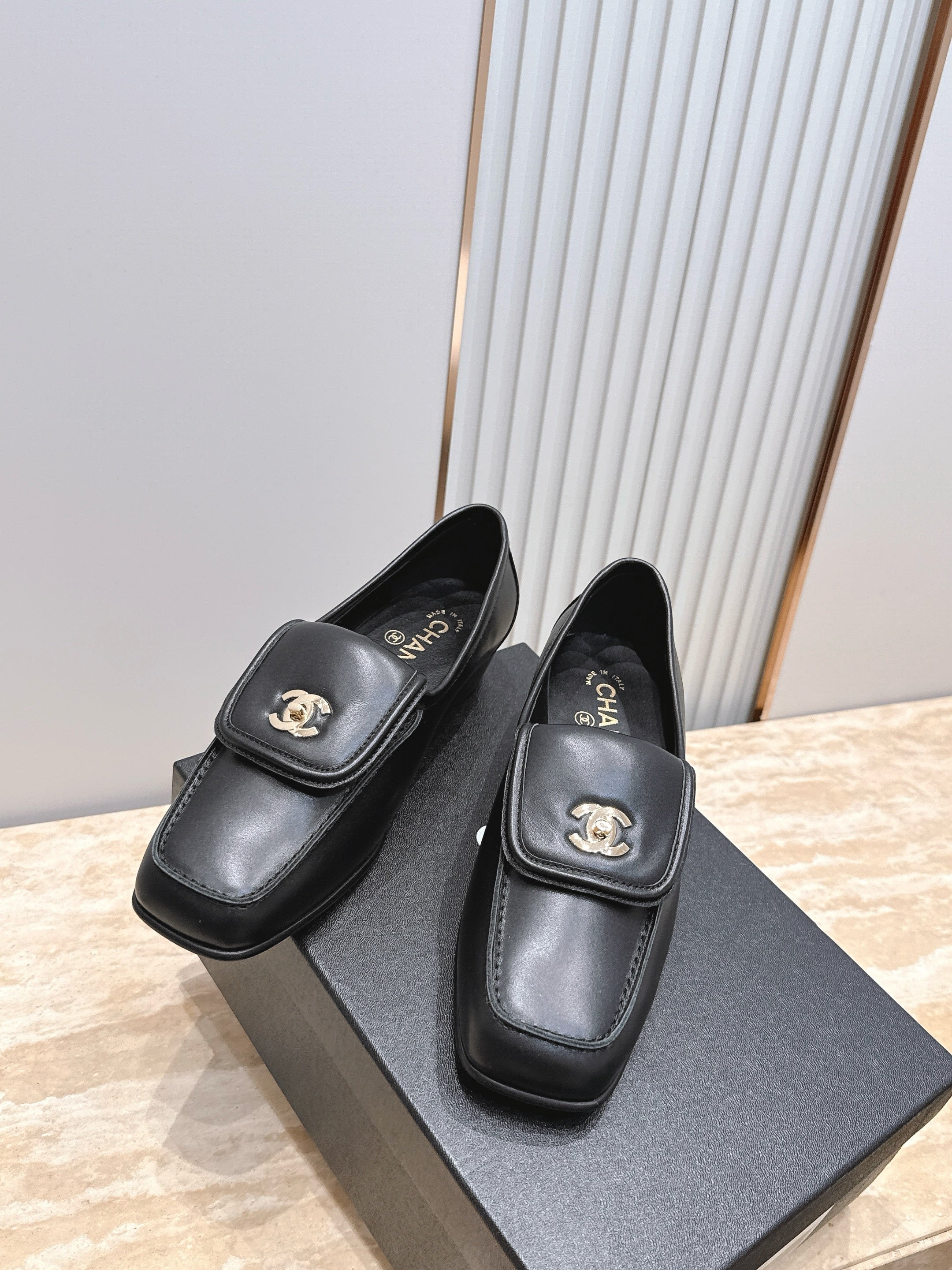 Channel 2026 Loafer 35mm Suede Calfskin 899062