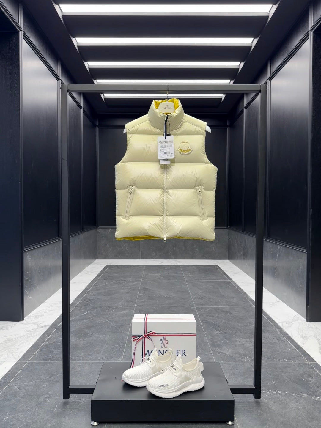 MC 2025 Vest Light Yellow Polyester