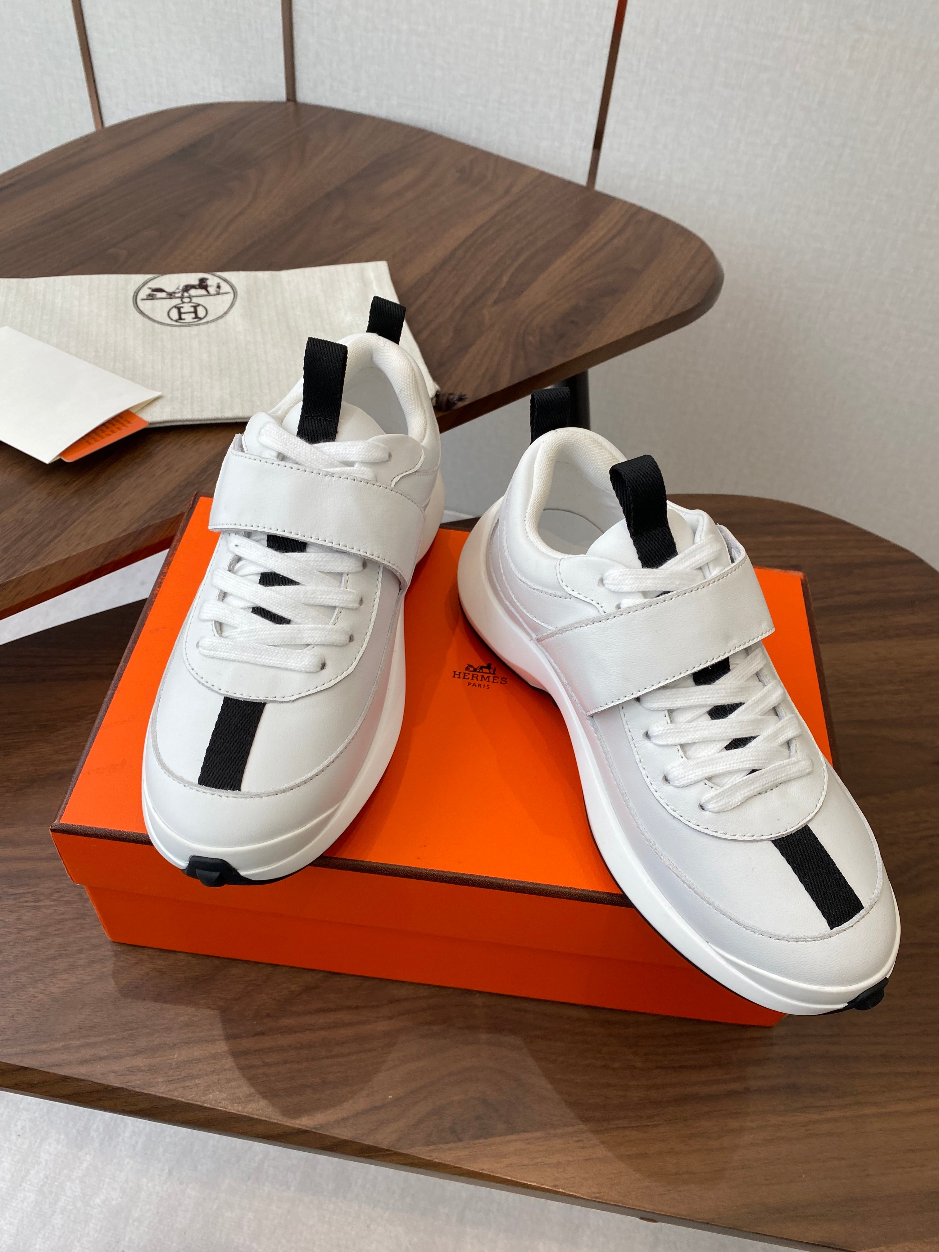HM couple's sneakers white black suede 477366
