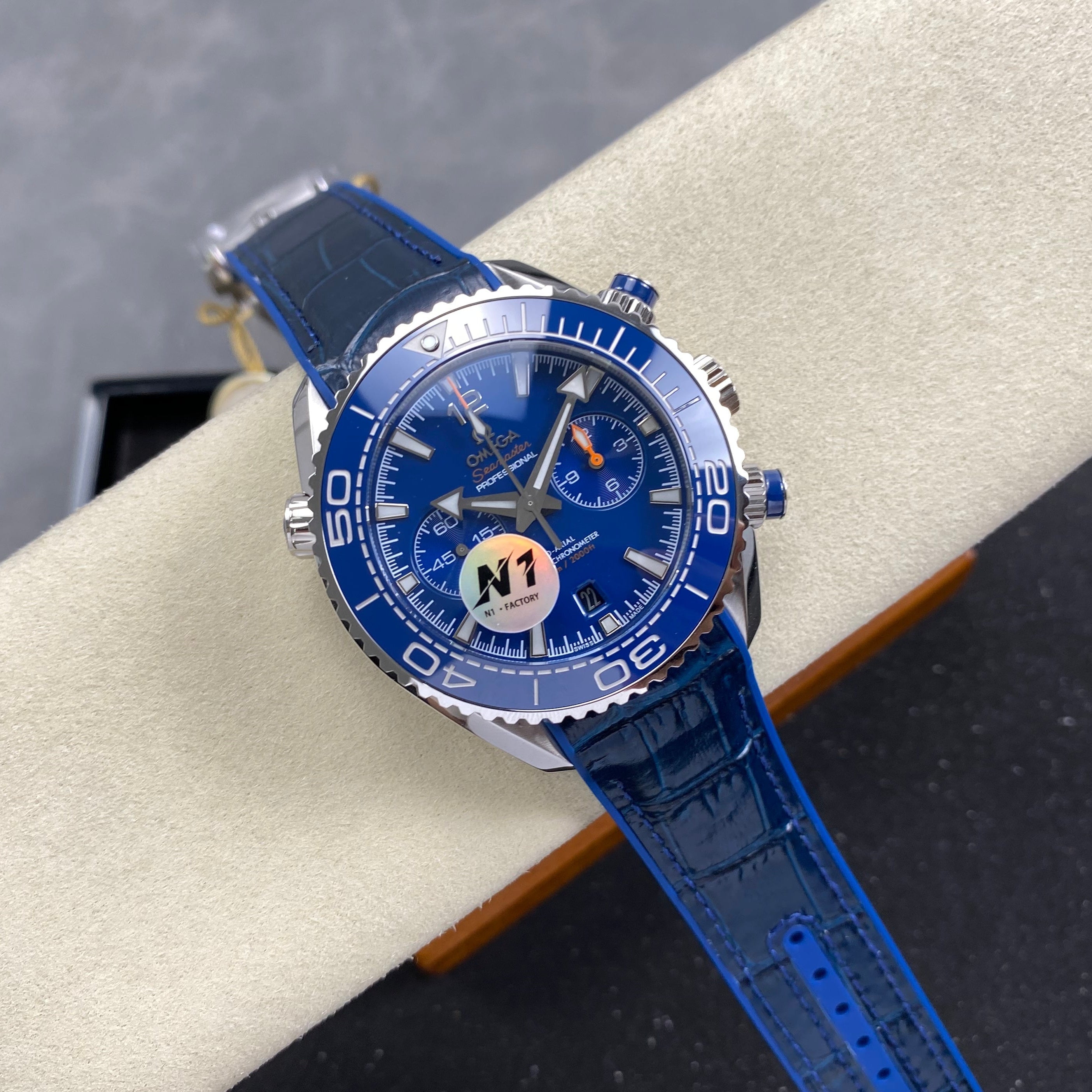 Omega Seamaster 46mm Blue Dial Sliver Case Blue Leather