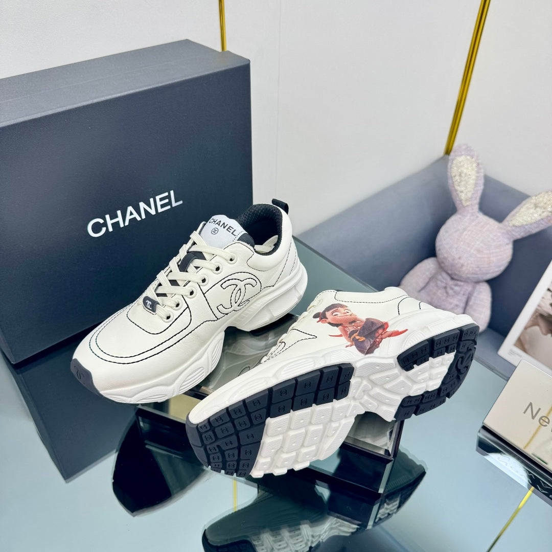 CC Sneaker White with Sticker Cowhide 238623