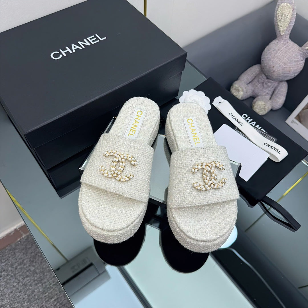 CC 25 Flatform Slide White Fabric 238494