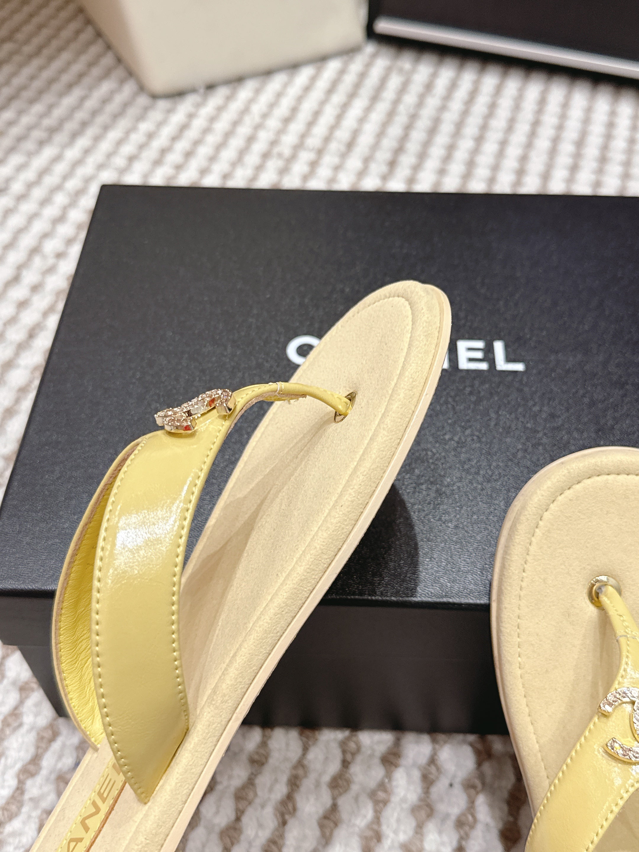 CC 26s Thong Sandals Yellow Suede Sheepskin 632354