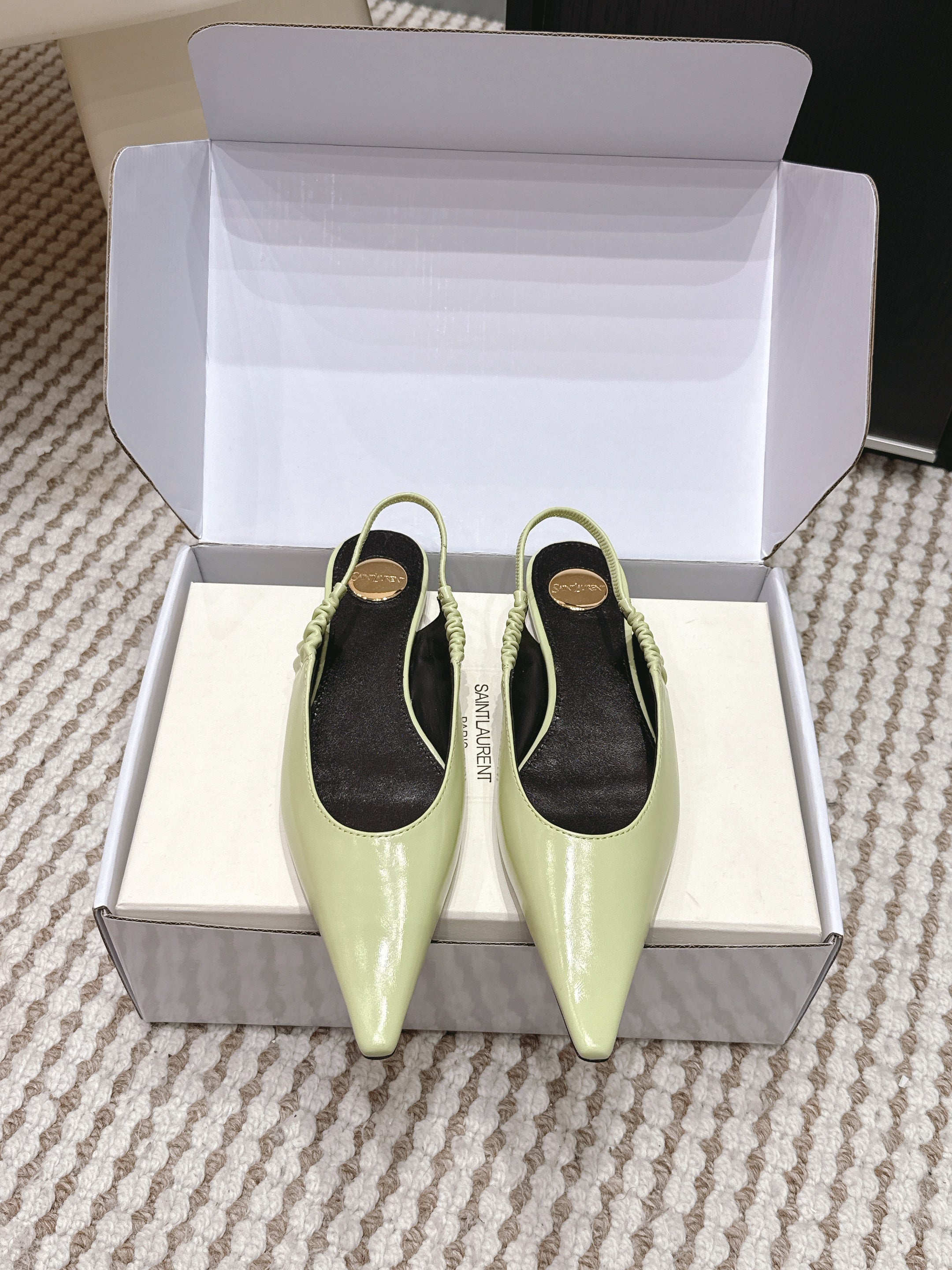 YSL 26ss Flat Slingback Light Green Glossy Leather 654709