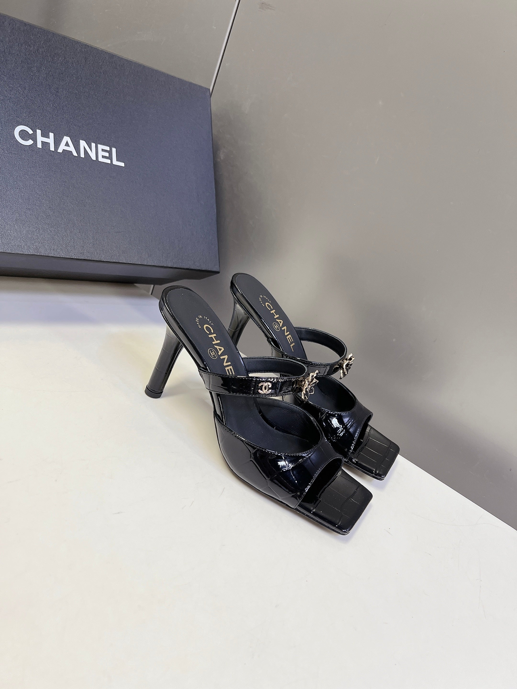 Channel 2026 Mule 70mm Embossing And Suede Calfskin 895349