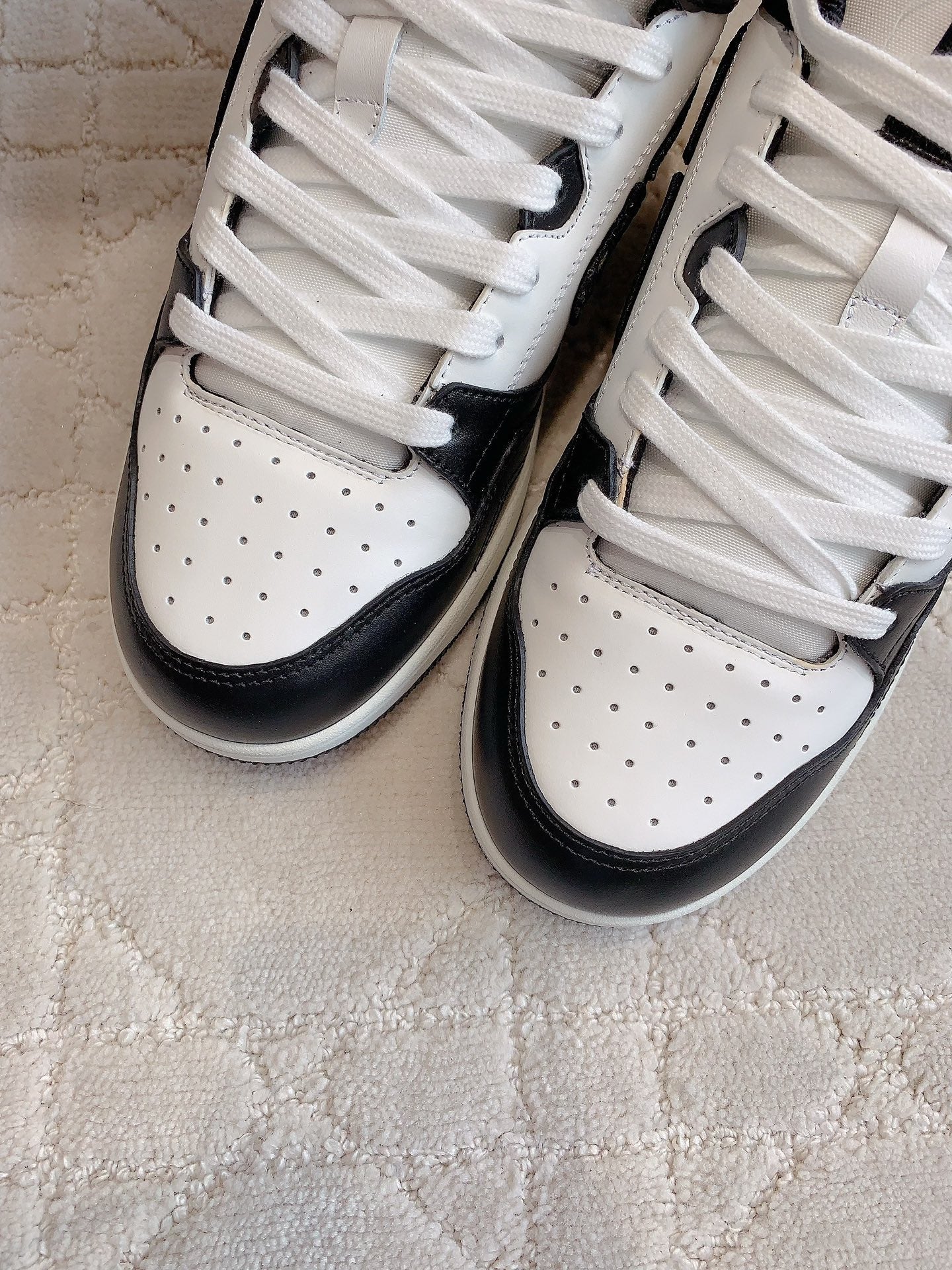 CD B57 Mid-Top Sneaker White Mix Black Calfskin And Oblique Jacquard
