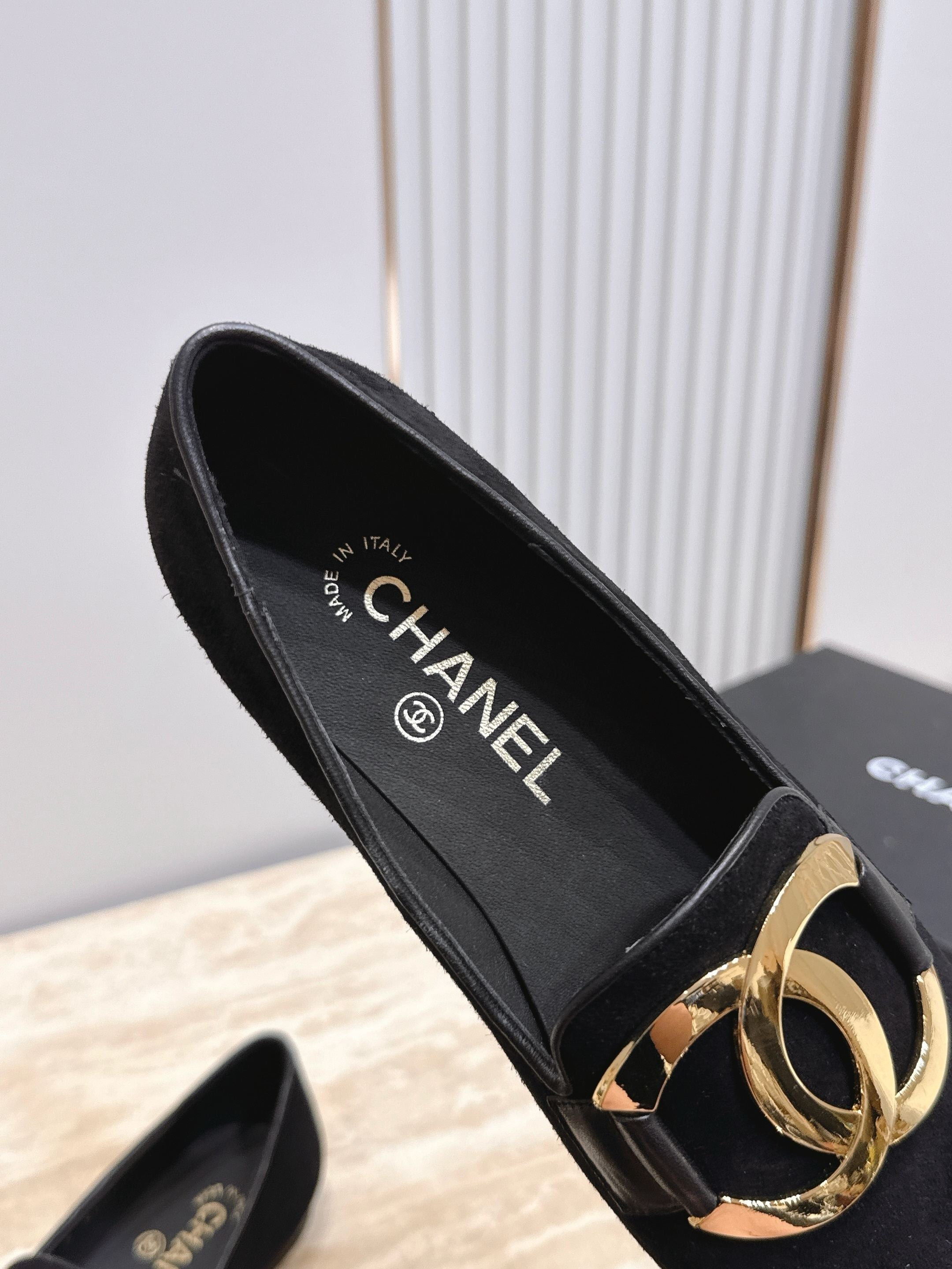 Channel 2026 Loafer 10mm Suede Calfskin 899021