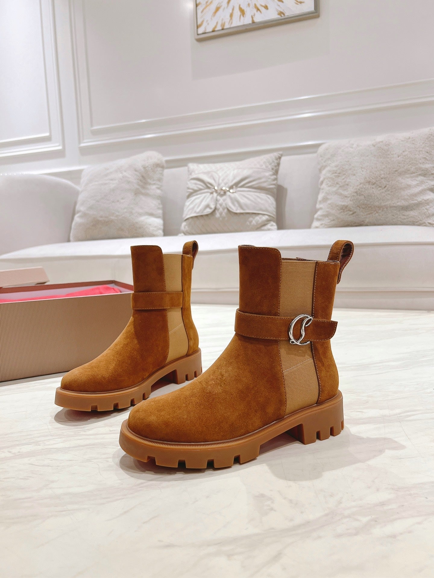 CL 25C Chelsea Booty Lug Amber Orange Suede 167679