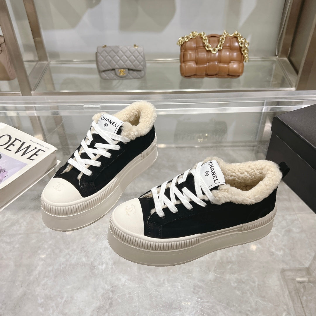 CC Sneaker Black Suede With Wool Lining 944560