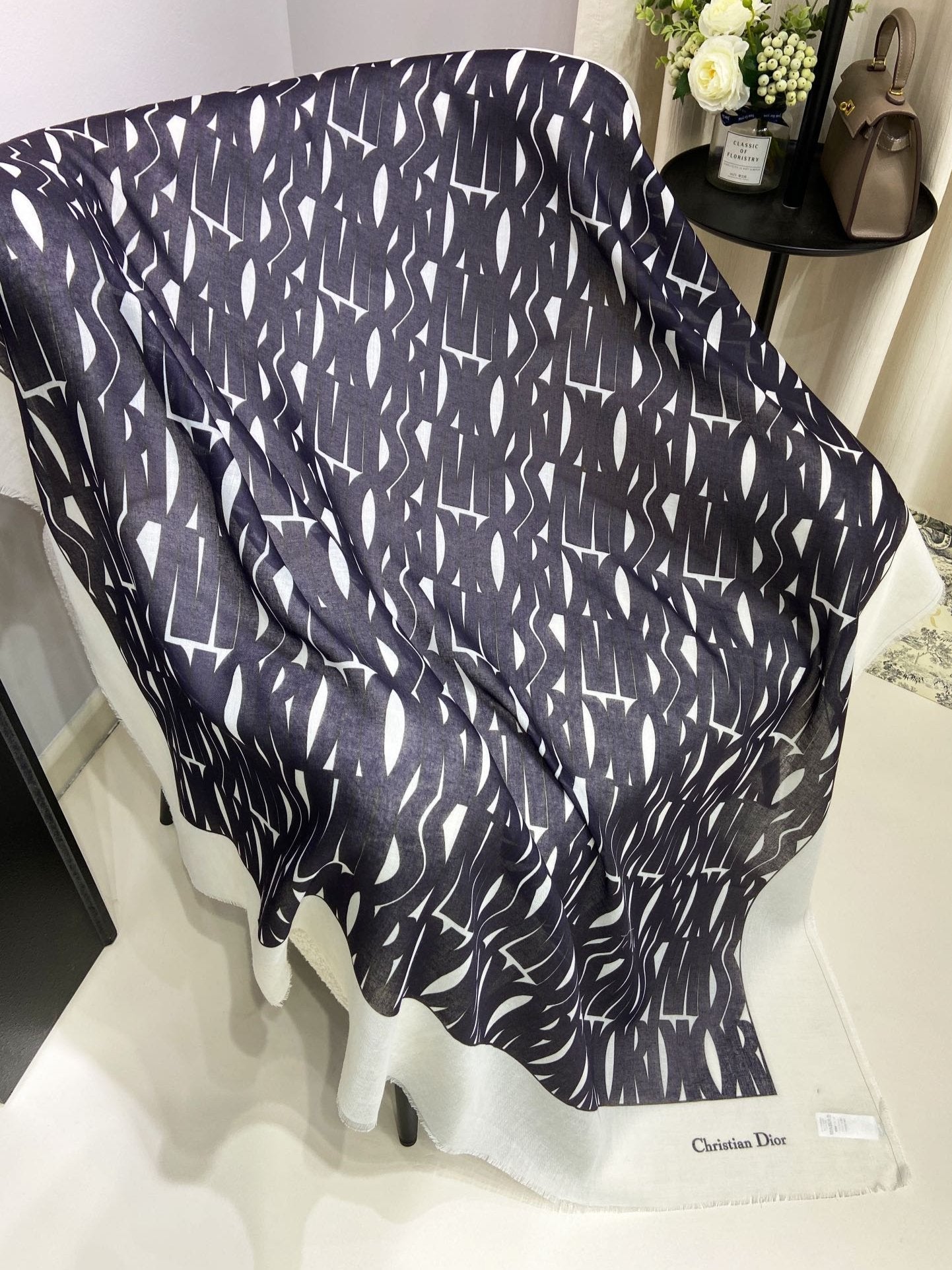 MISS DIOR ALLOVER SHAWL IN BLACK MIX WHITE SILK CASHMERE
