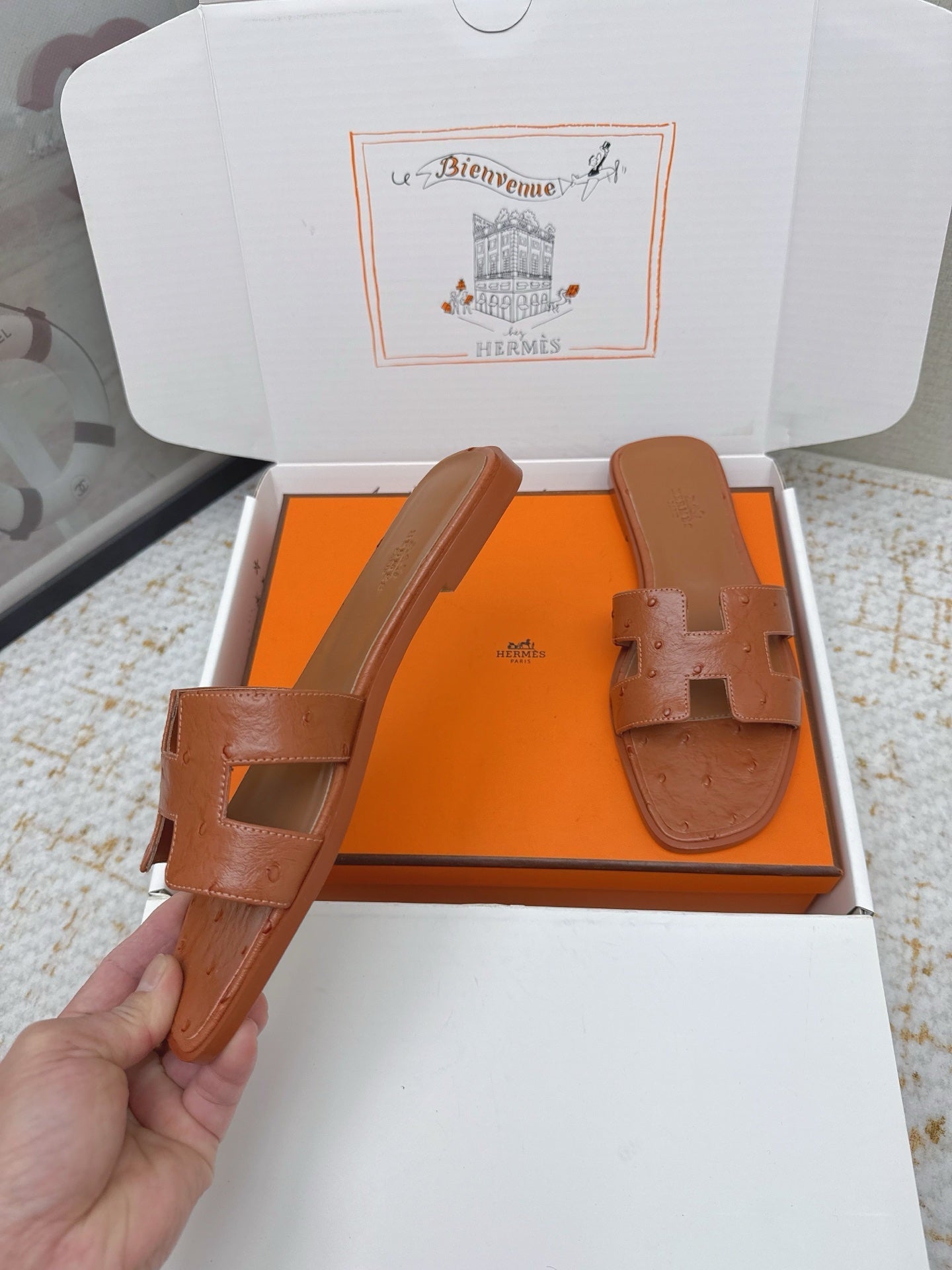 HM 26ss Oran Sandals Brown Ostrich Leather 625092