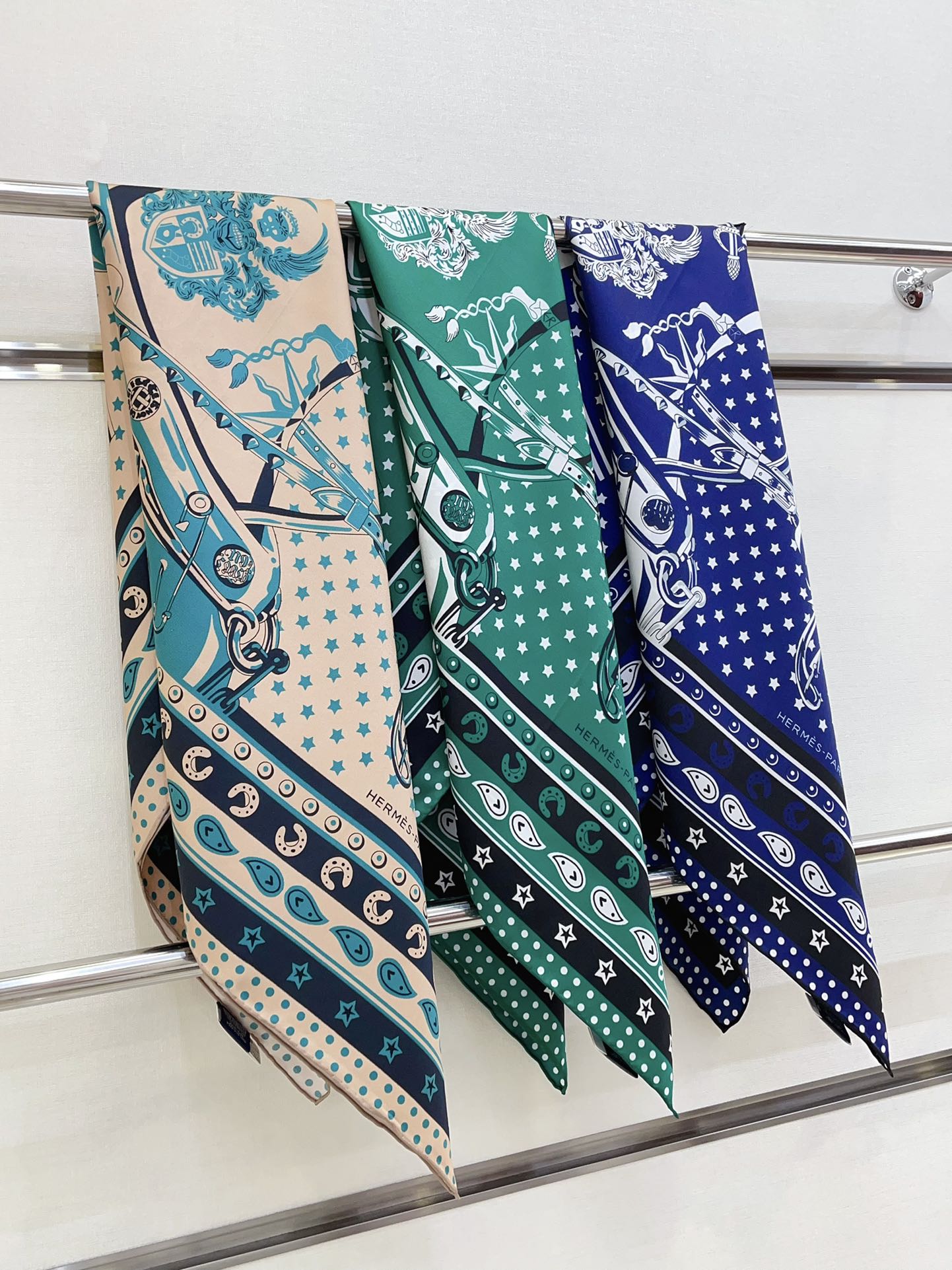 Cheval Punk Bandana Scarf 90 CM In Deep Green Mix White Black Silk Twill 309212
