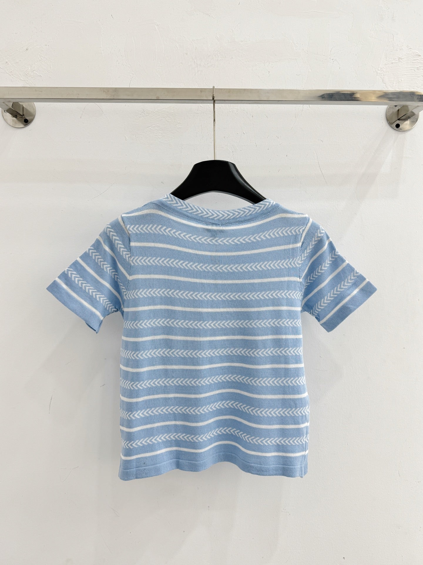 Chanel 2026 Short-Sleeve Top with Stylish Button Decorations Cotton 327103