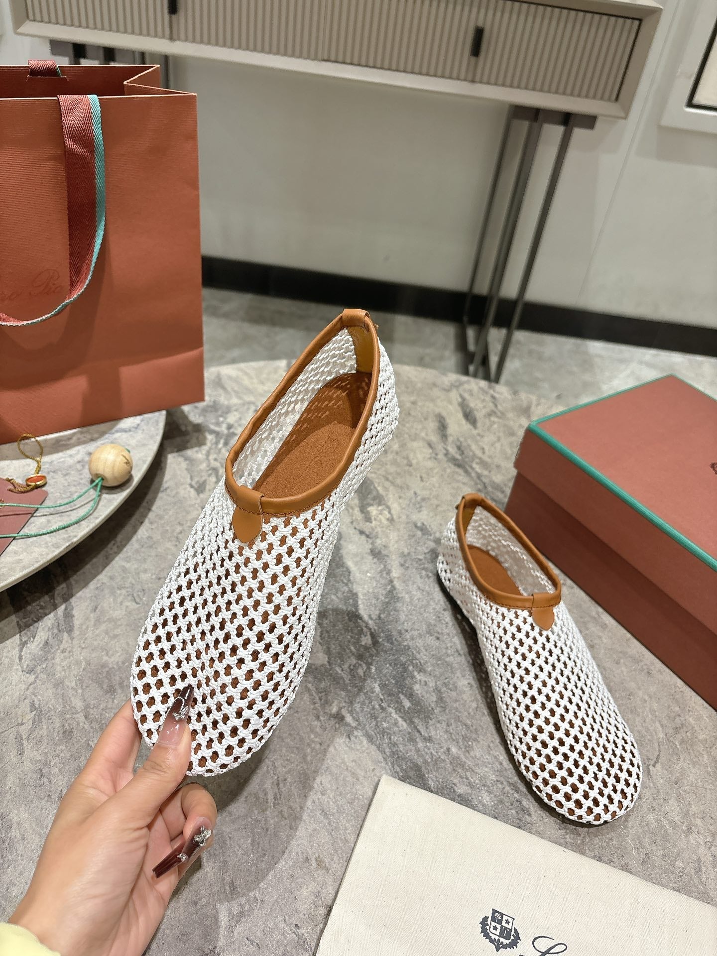 LP hollow knit ballet flats white original leather 379025