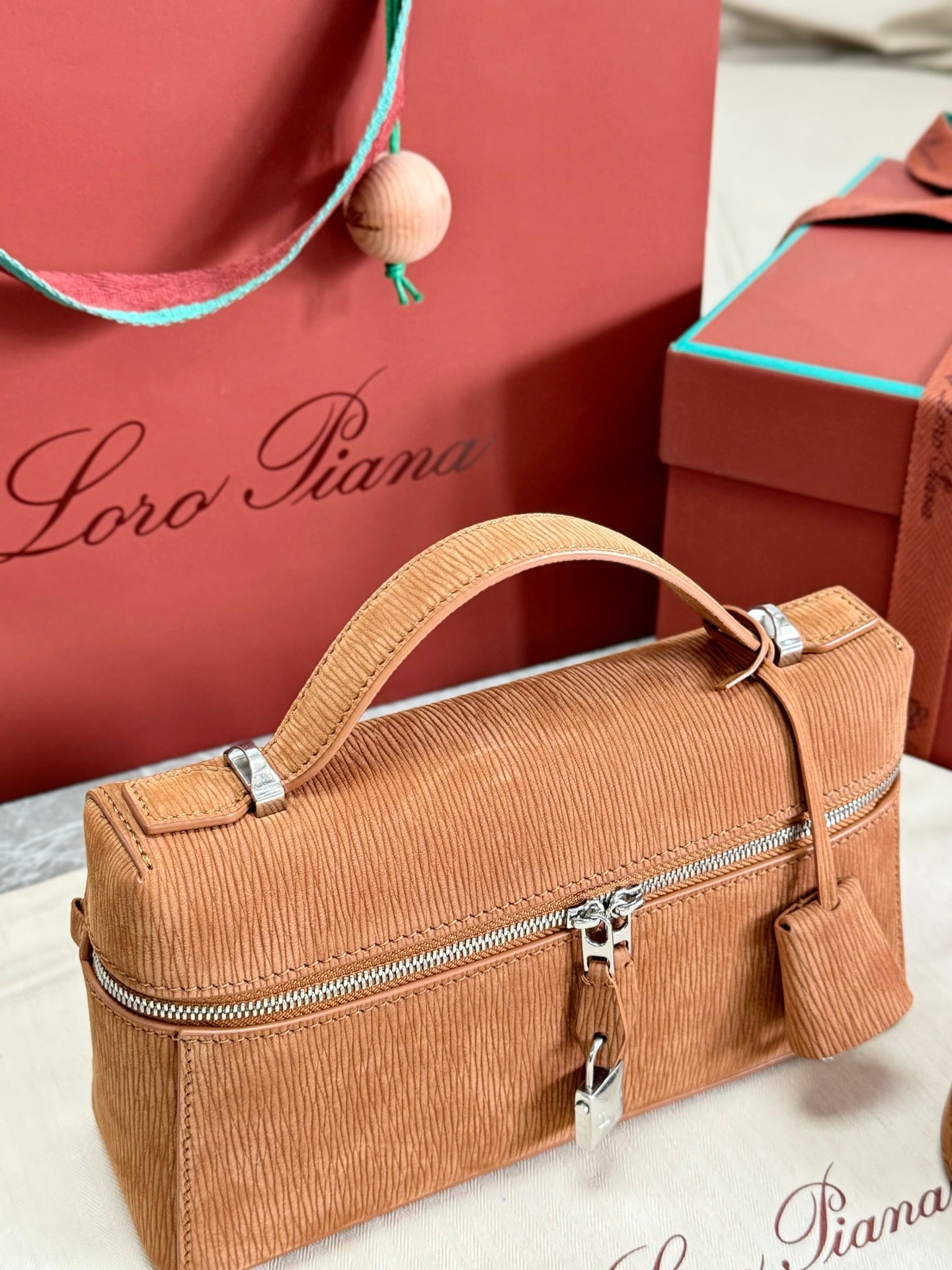 LP 2026 Extra Bag L23 Toffee/Antique Silver Calfskin