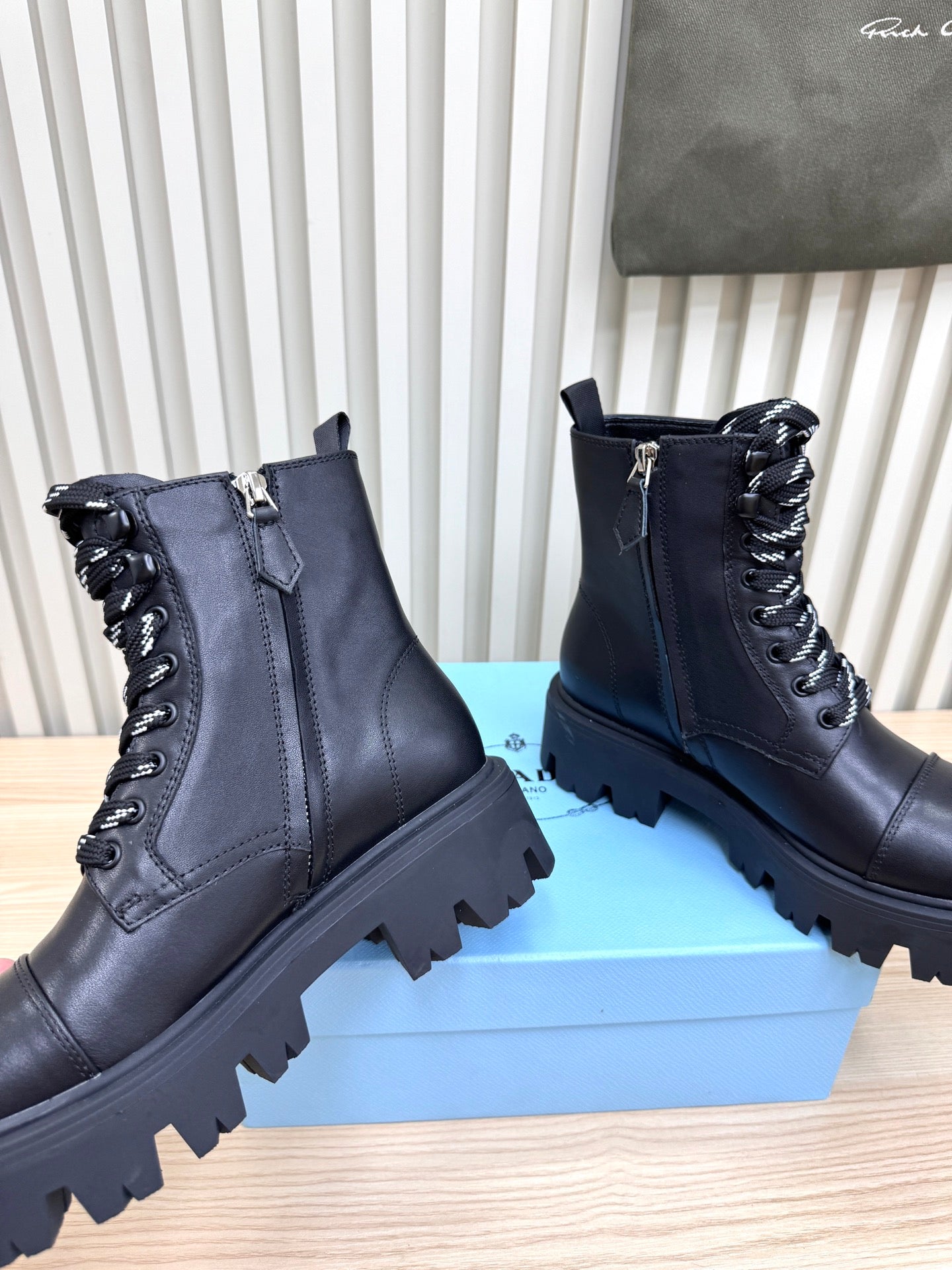 PRA Martin boots black sheepskin 443670
