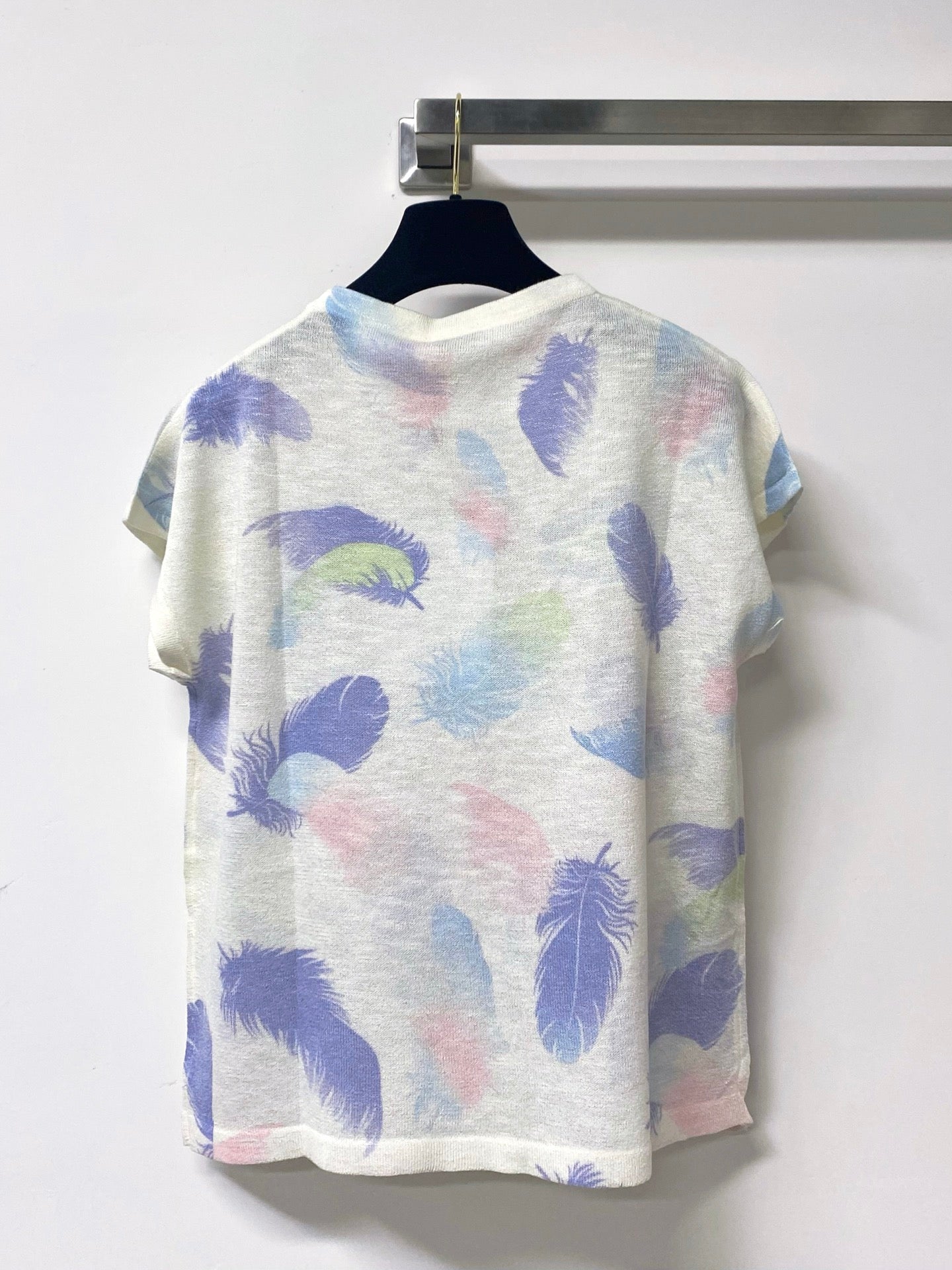 Chanel 2026 Striking Pastel Feather Pattern Short-sleeved Shirt Acrylic 295265