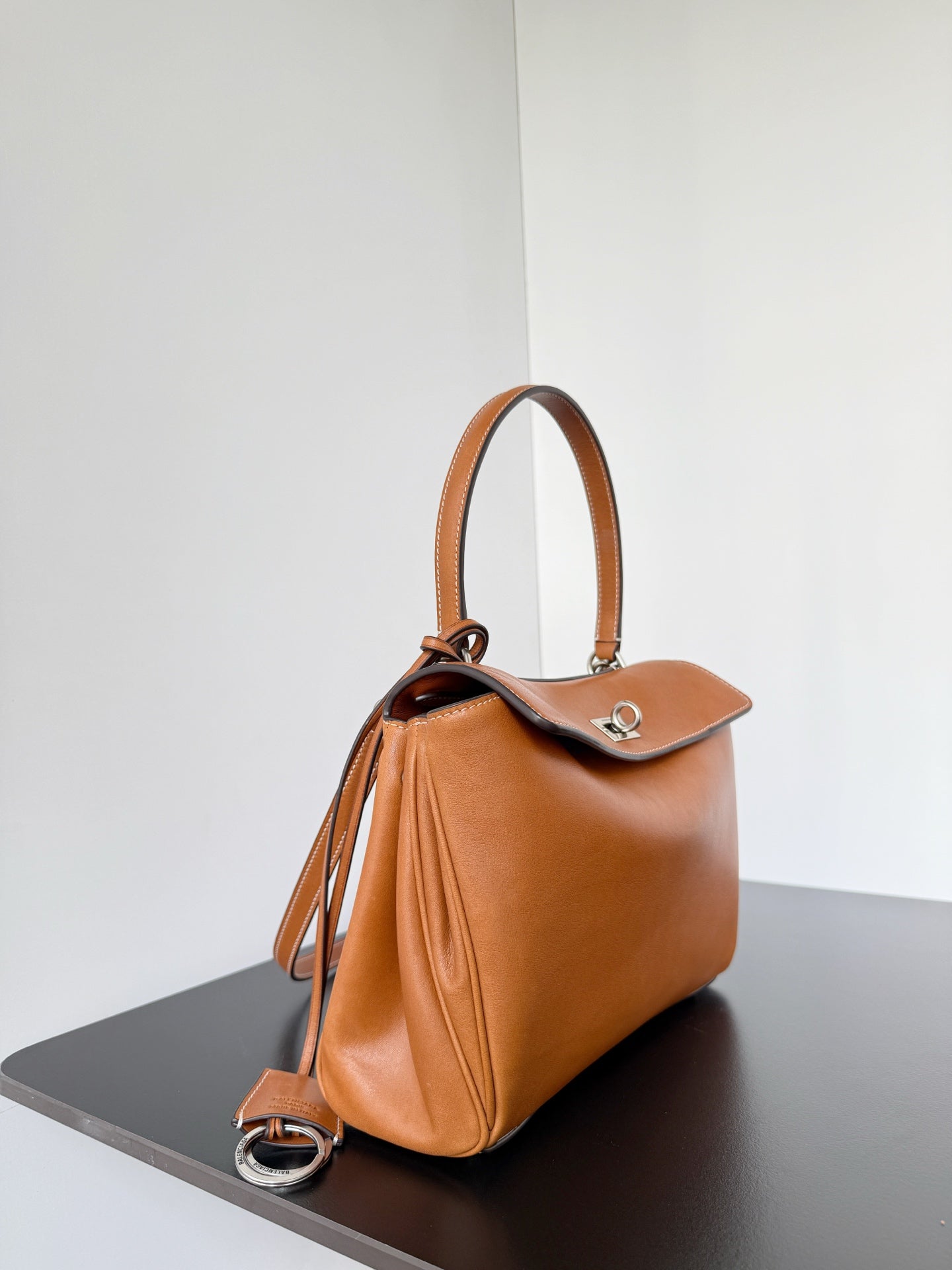 𝗕𝗮𝗹𝗲𝗻𝗰𝗶𝗮𝗴𝗮 Rodeo 29 bag brown lambskin