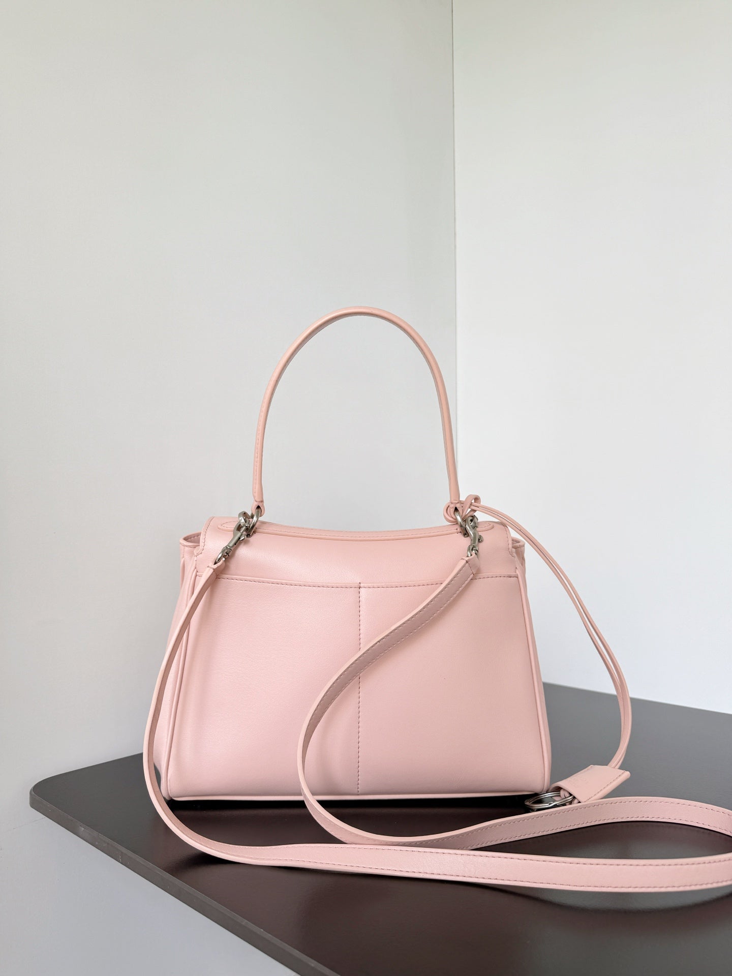 𝗕𝗮𝗹𝗲𝗻𝗰𝗶𝗮𝗴𝗮 Rodeo 29 oversized bag pastel pink lambskin