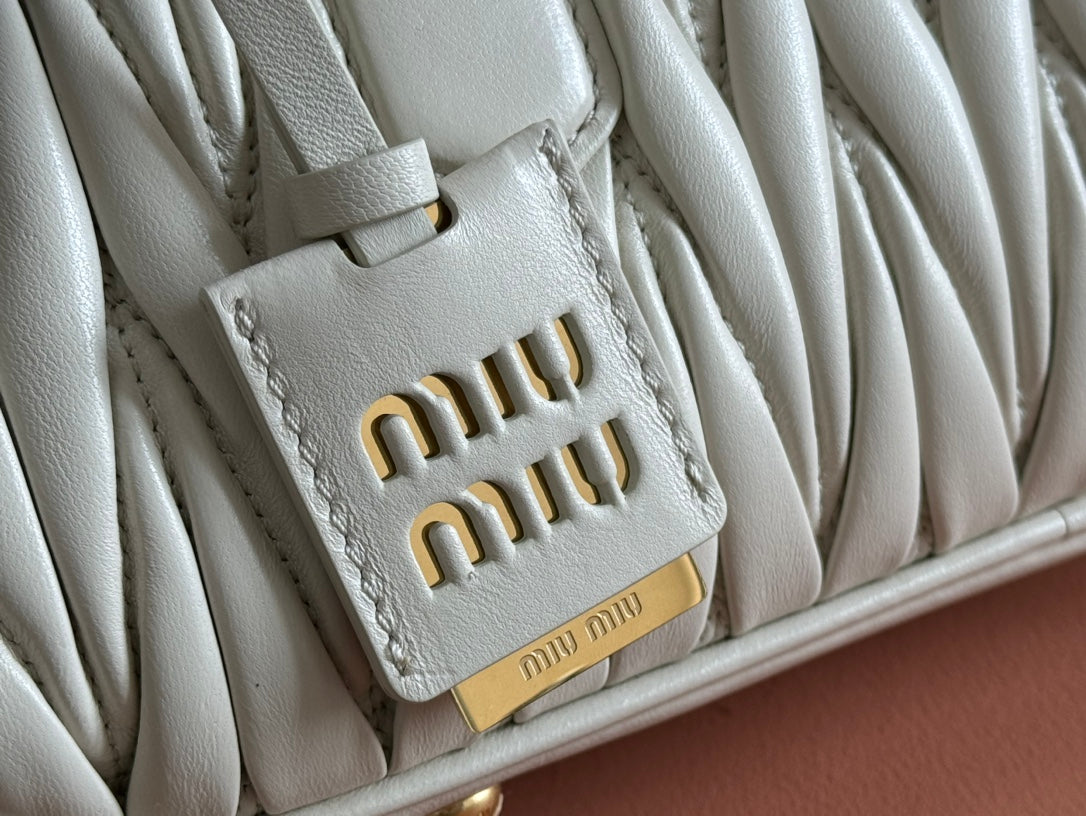 ARCADIE MATELASSÃ‰ BAG 27 IN WHITE CALFSKIN GOLD HARDWARE