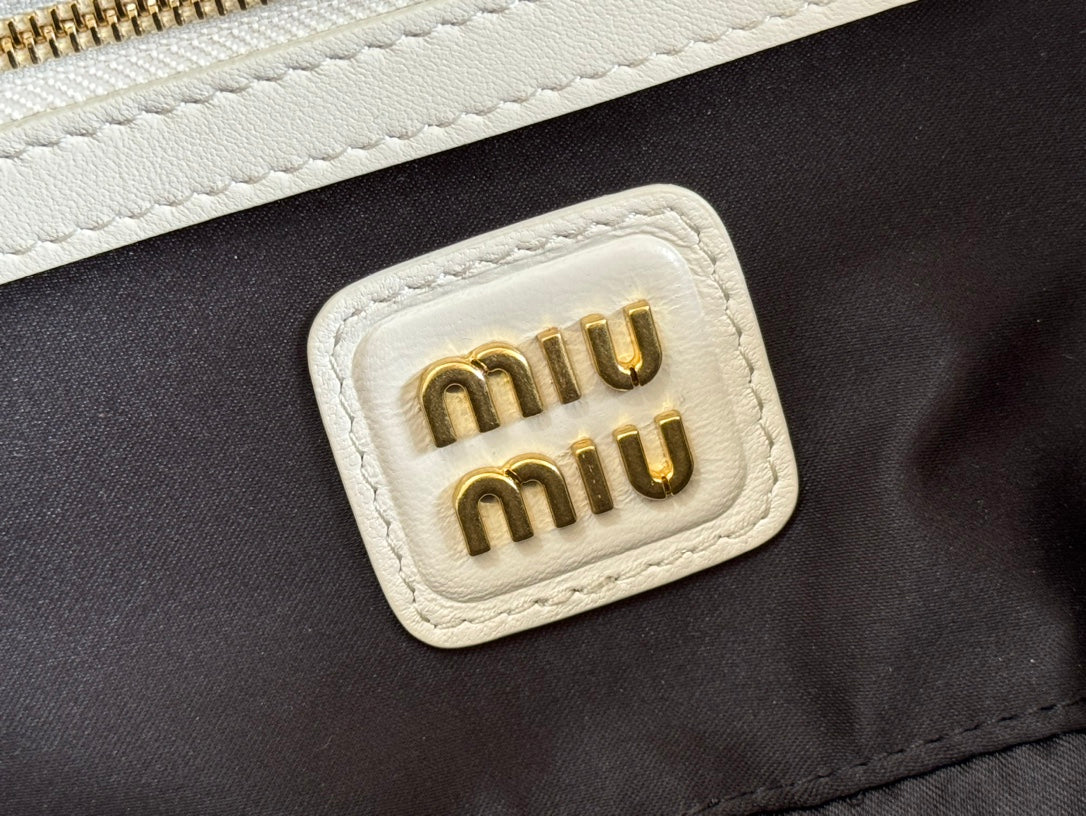 ARCADIE MATELASSÃ‰ BAG 27 IN WHITE CALFSKIN GOLD HARDWARE