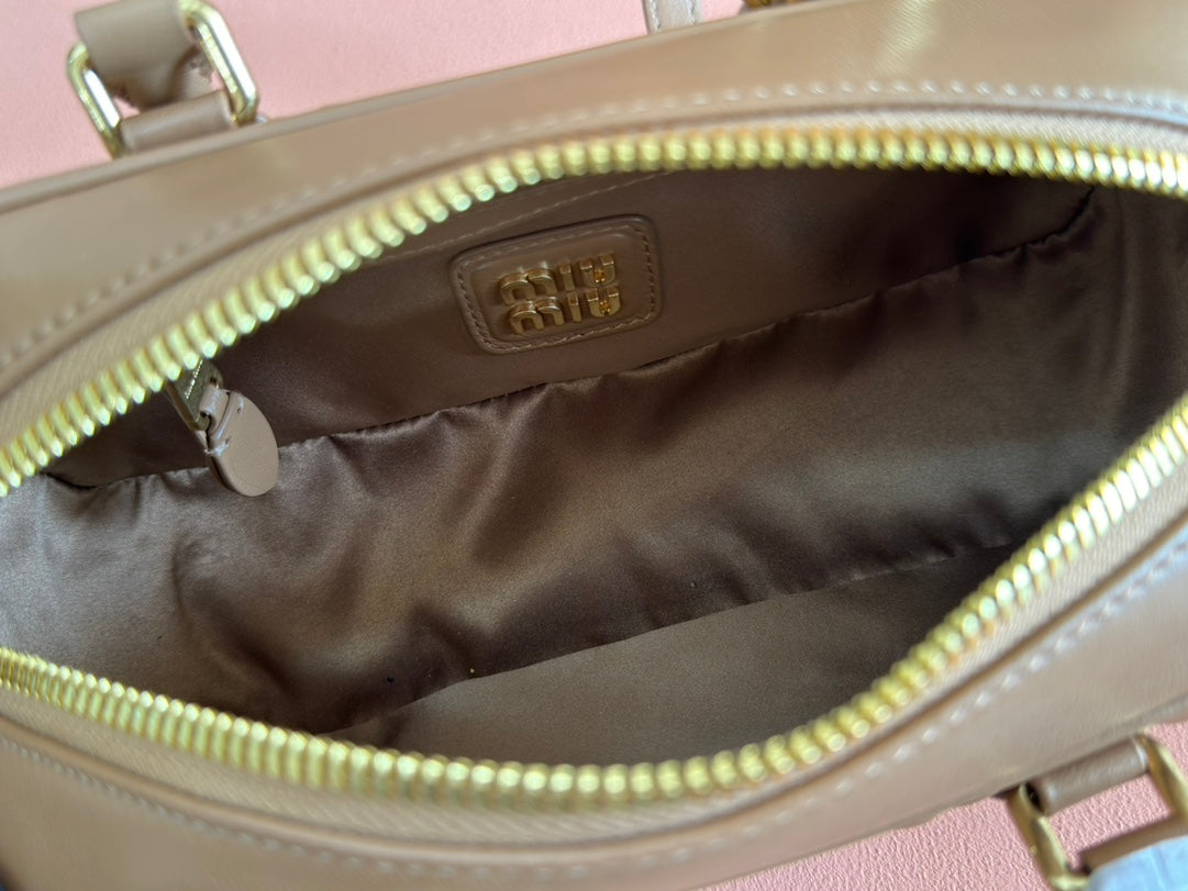 ARCADIE MATELASSÃ‰ BAG 22 IN TAWNY BROWN GLOSSY LAMBSKIN