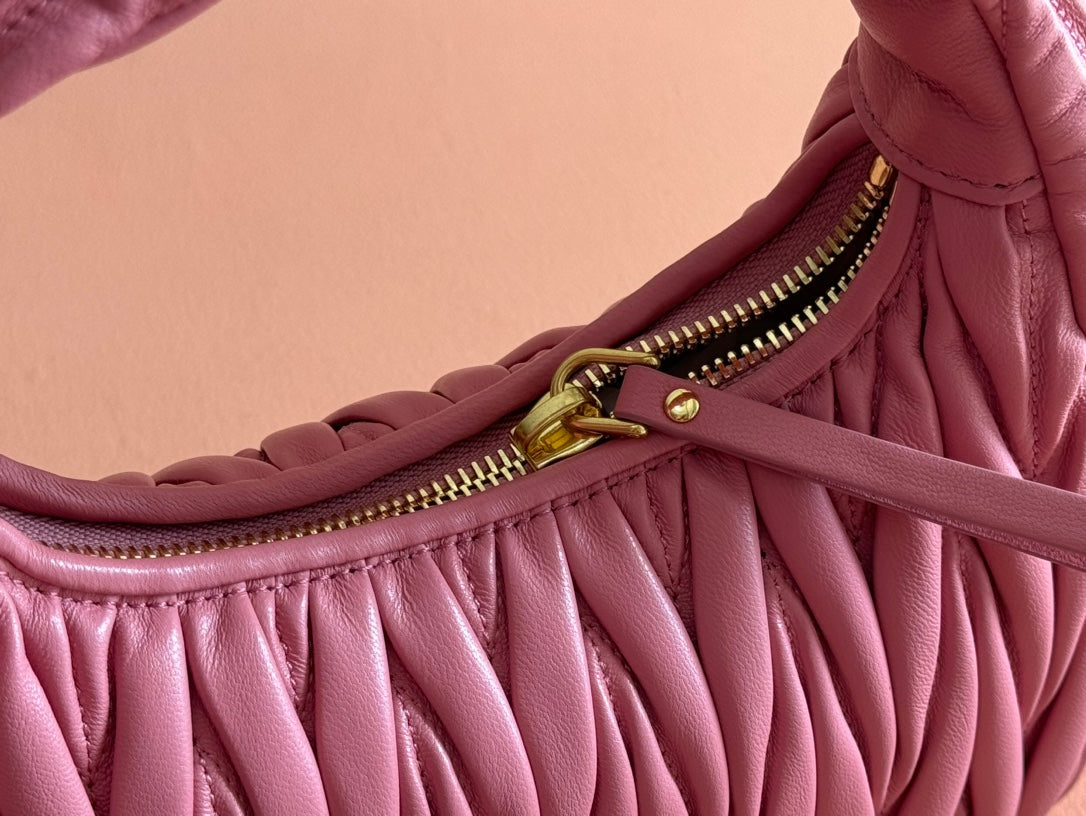 WANDER MATELASSÃ‰ HANDBAG 23 IN CONTESSA PINK LAMBSKIN