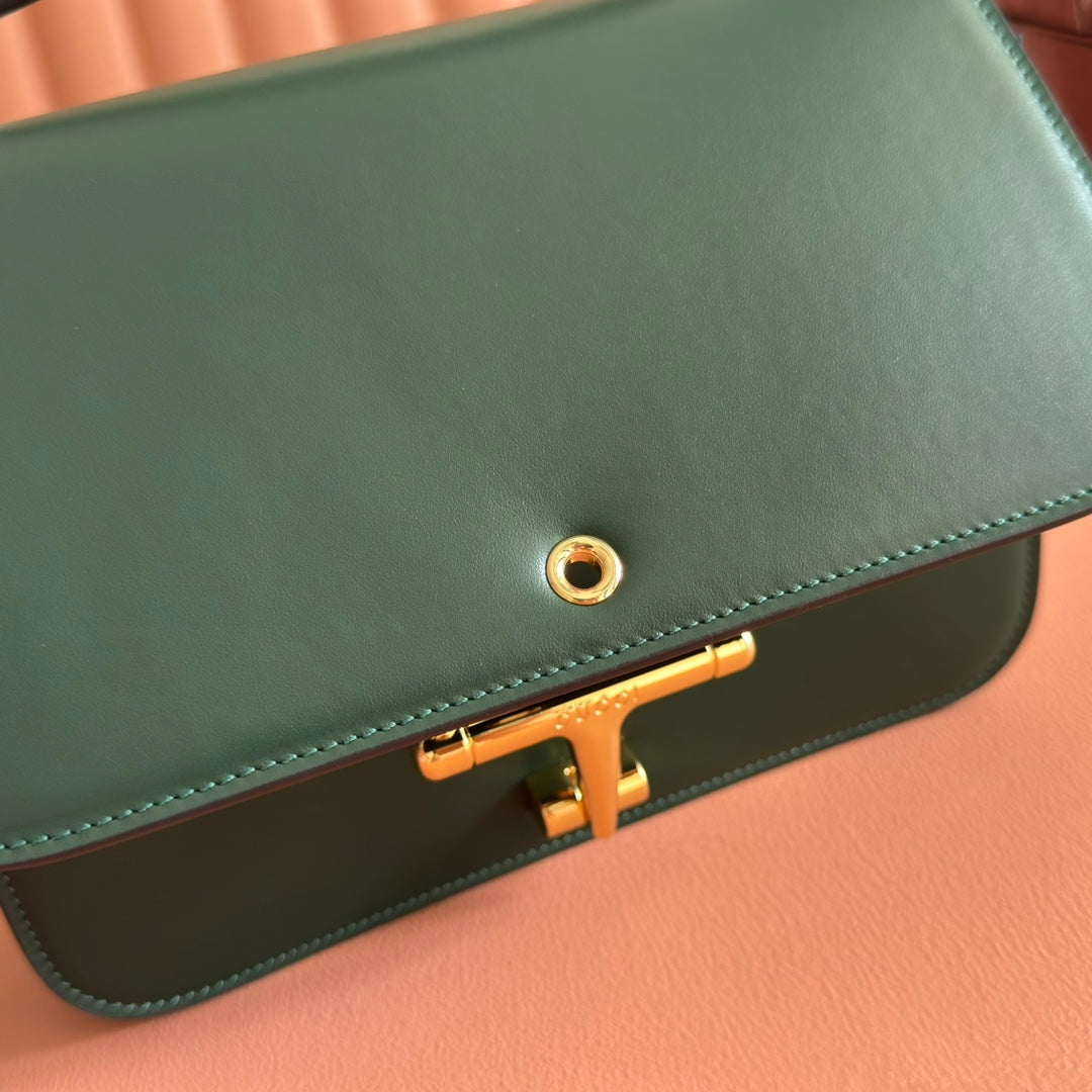 Gucci Siena Small Shoulder Bag Dark Green Leather 272118