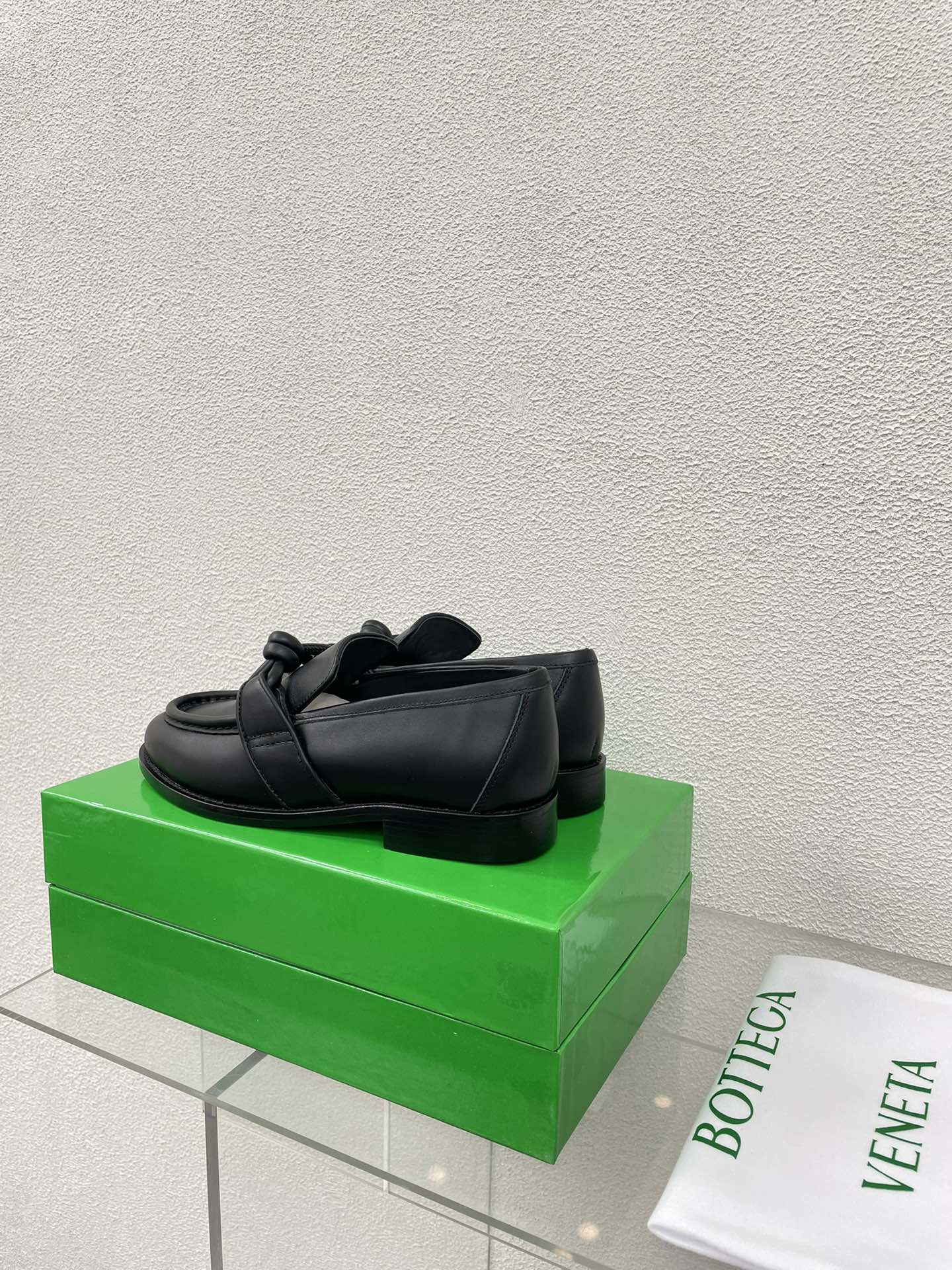 Bottega Veneta 2025 Astaire Knot-detailed Black Leather Loafer