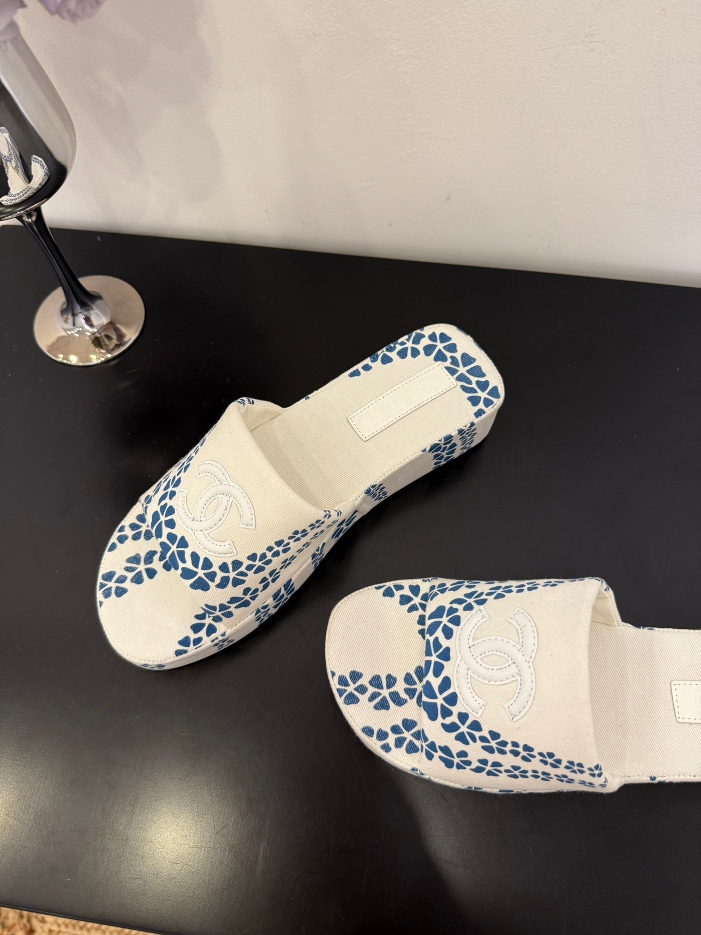 CC 25 Flower Slippers White Blue Fabric 330772